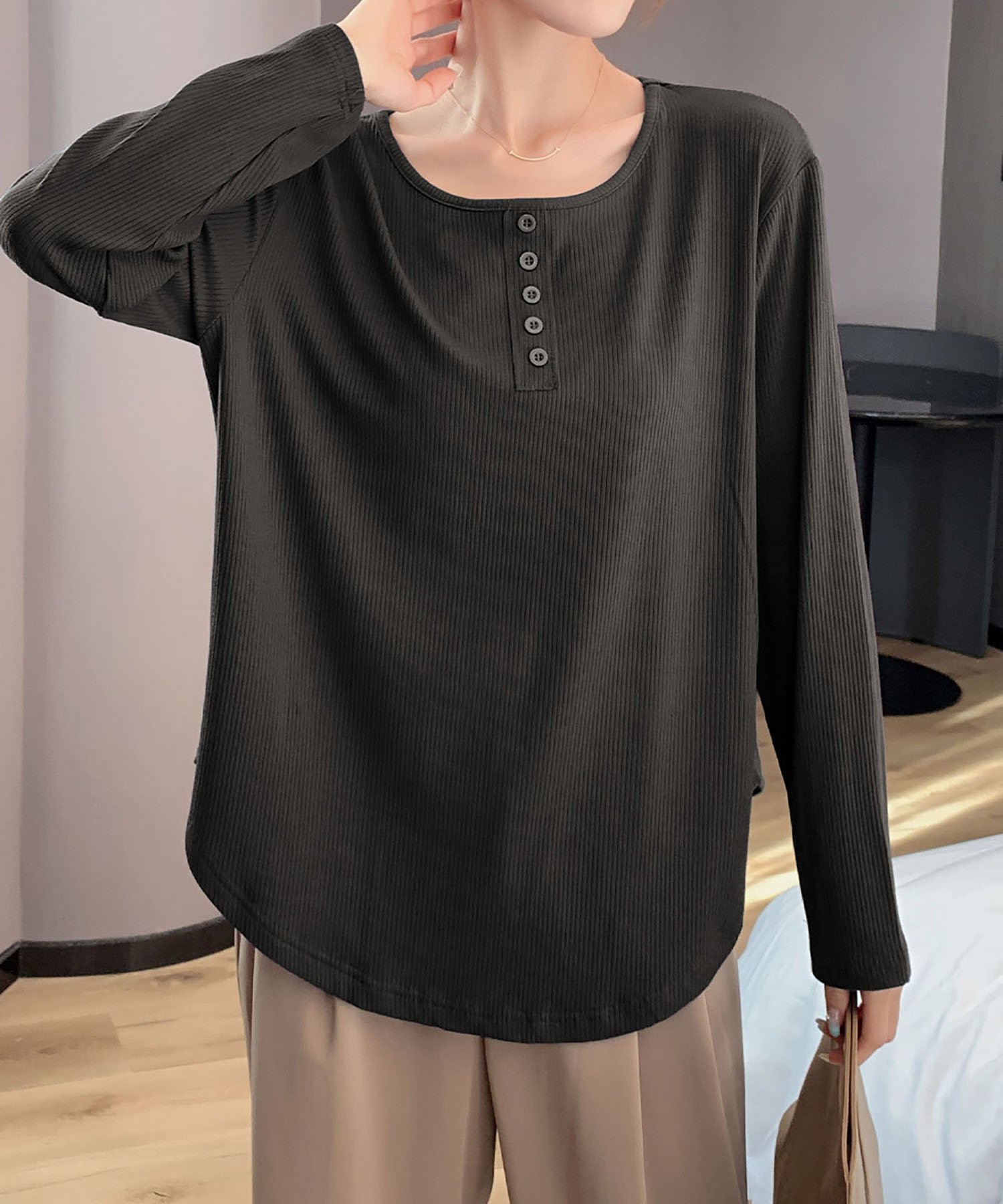LOWO ボタンデザインラウンドヘム長袖カットソー リバーフィールド アンド コー トップス カットソー・Tシャツ グレー ブラック