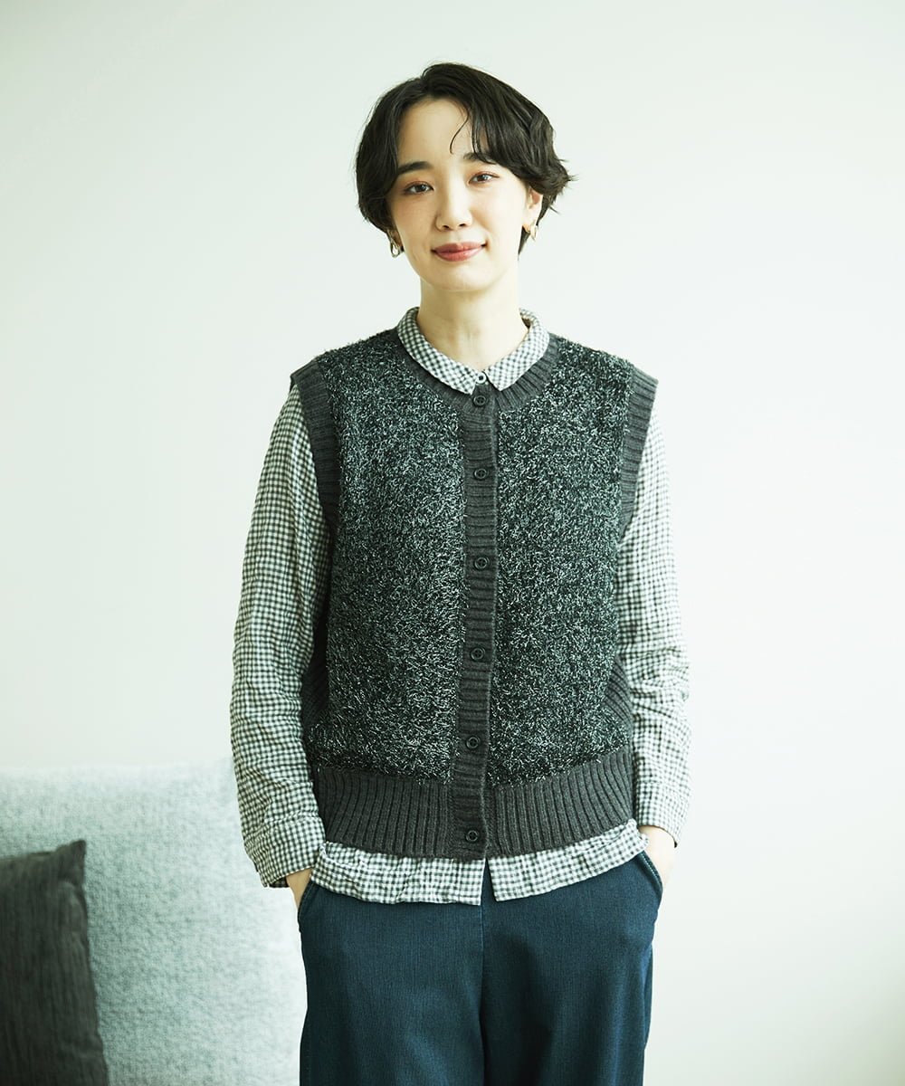 GIANNI LO GIUDICE [洗える]IMPラメファーニットベスト ジャンニロジュディーチェ トップス ベスト・ジレ ブラック ベージュ【送料無料】