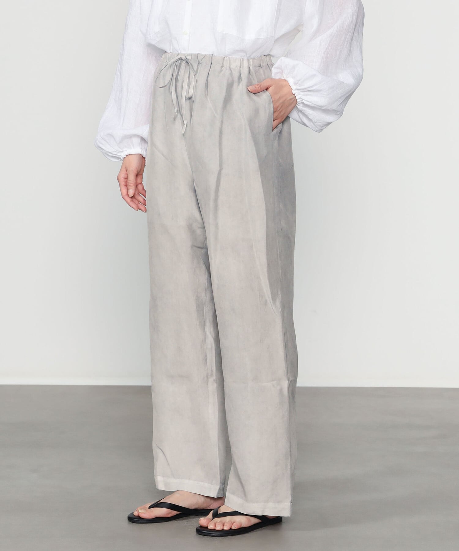 Bshop enrica ｜ シルク ワイドイージーパンツ WOMEN ビショップ パンツ その他のパンツ グレー