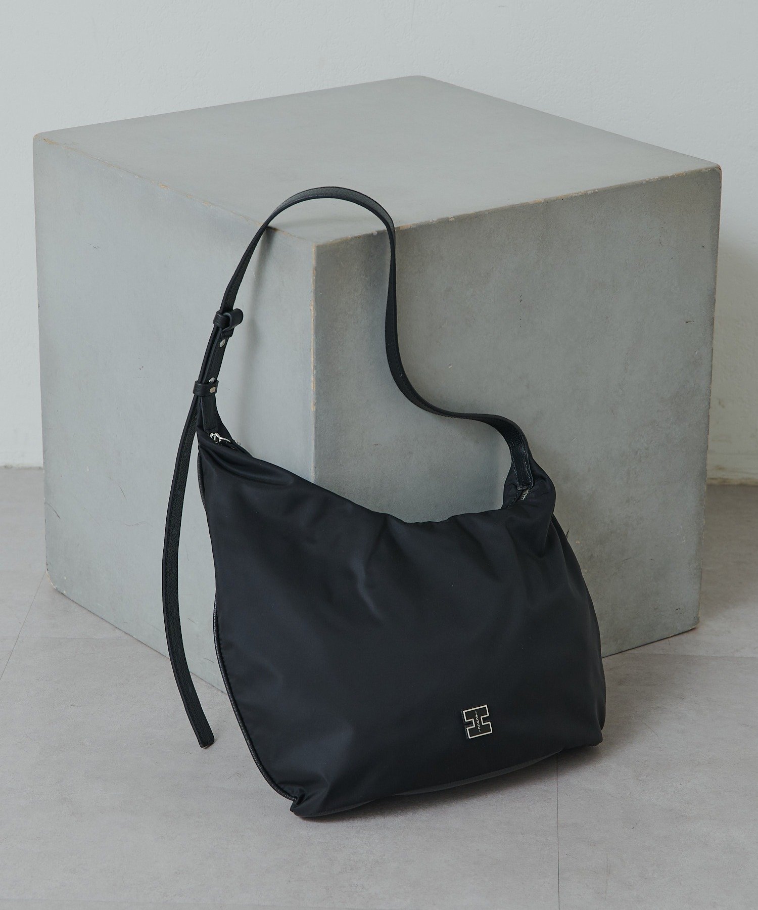 IACUCCI アーゴ 2WAYSD NYLON/CERVO イアクッチ バッグ ショルダーバッグ ブラック