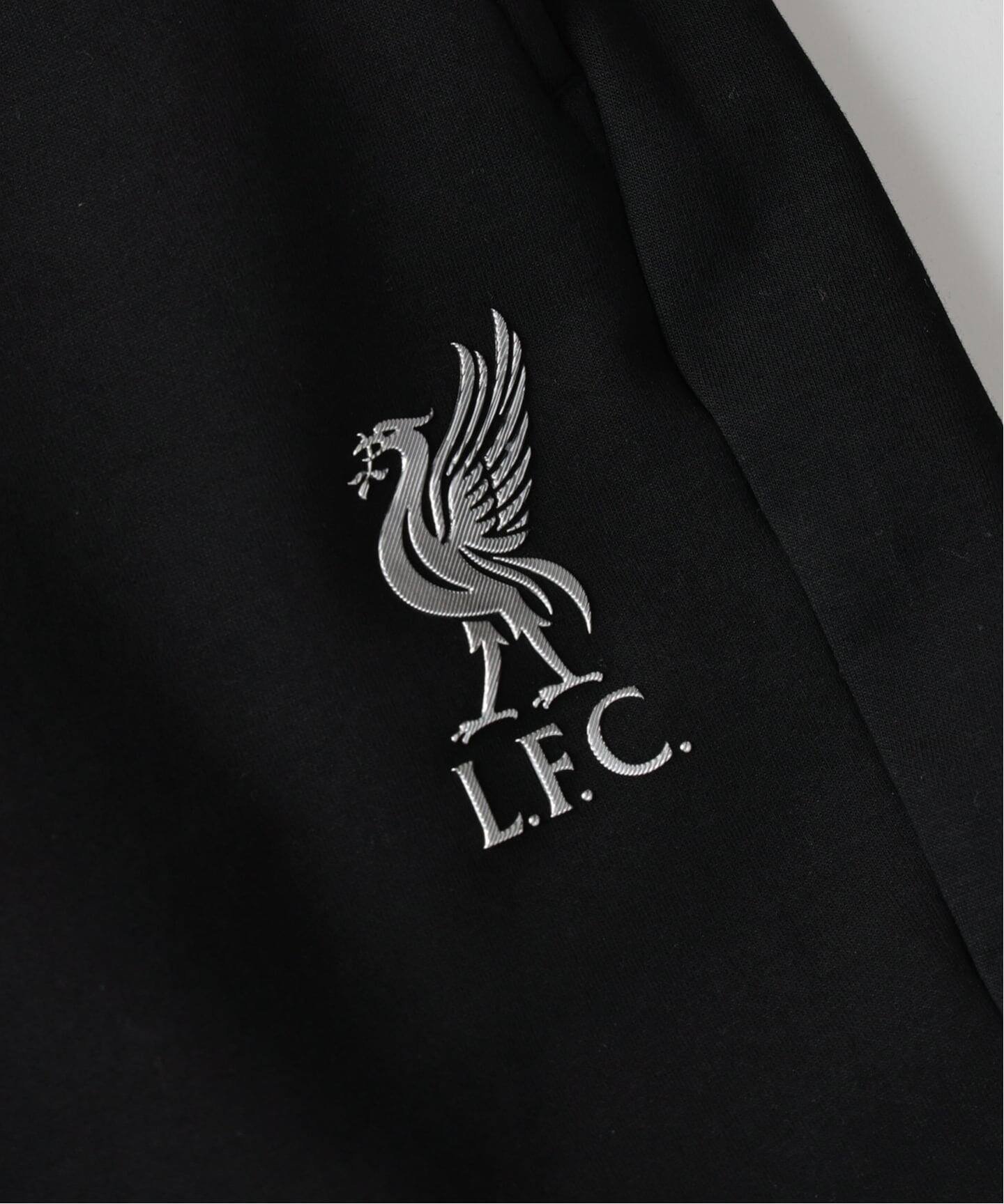 Liverpool FC 【Liverpool FC / リバプール FC】メタリックロゴトラックショーツ フォーワンセブン エディフィス パンツ ジャージ・スウェットパンツ ブラック グレー