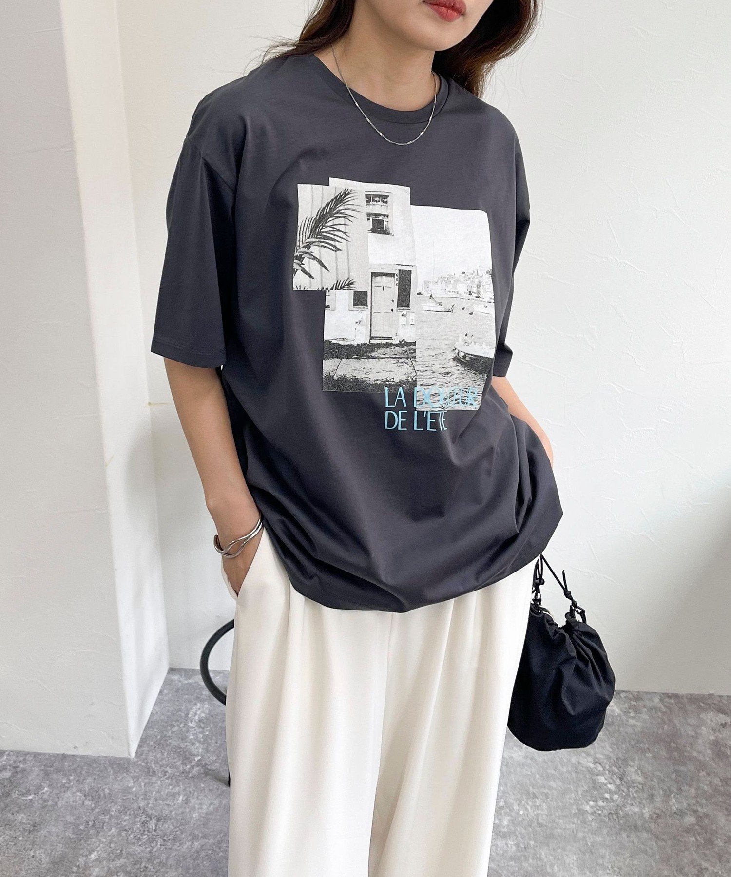 【SALE／20%OFF】fredy emue シルケットRESORT PHOTO Tシャツ フレディ アンド グロスター トップス カットソー・Tシャツ グレー ホワイト【送料無料】のサムネイル