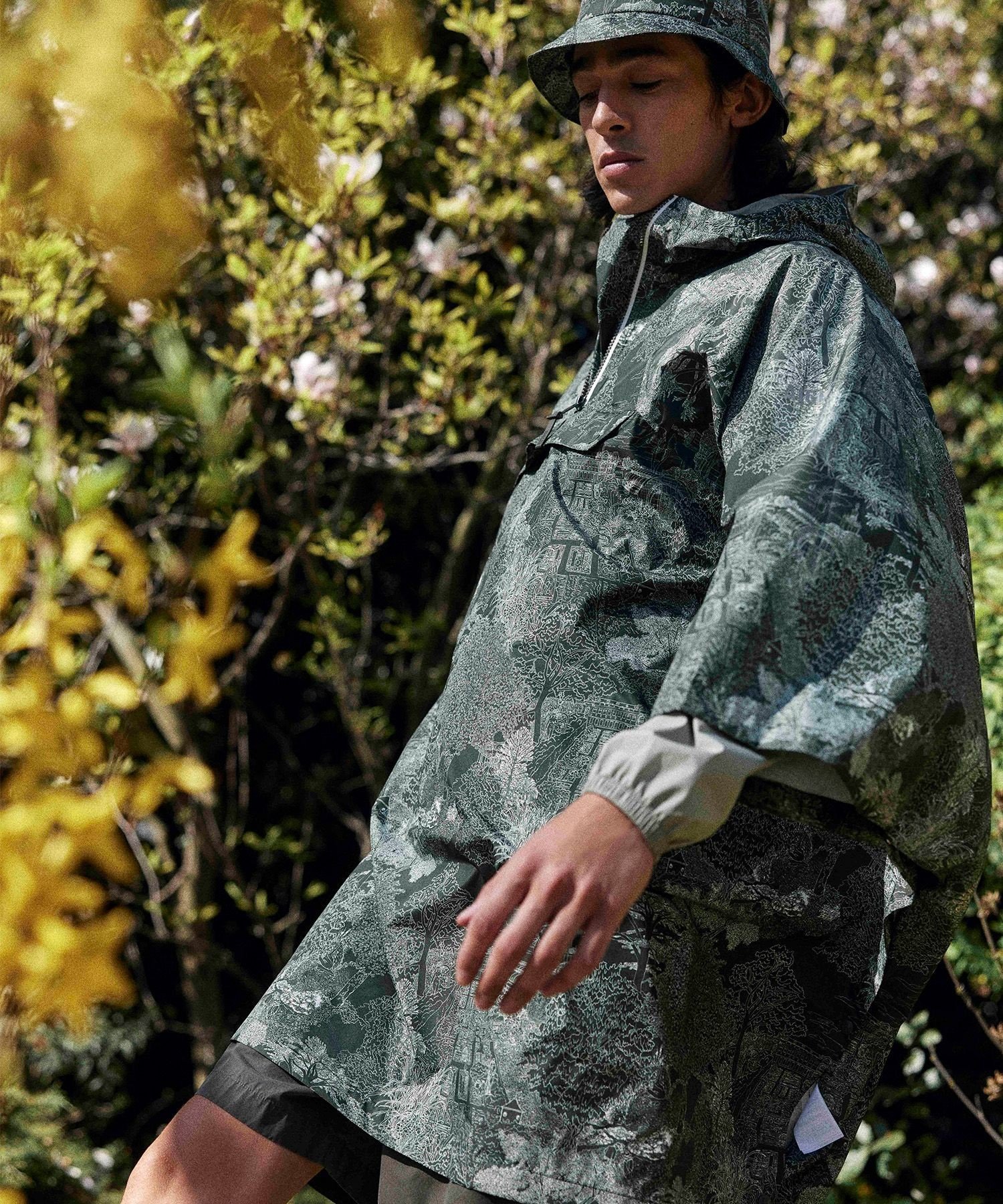 【SALE／30%OFF】AIGLE 【国立自然史博物館】 ポンチョ エーグル ジャケット・アウター レインコート【送料無料】