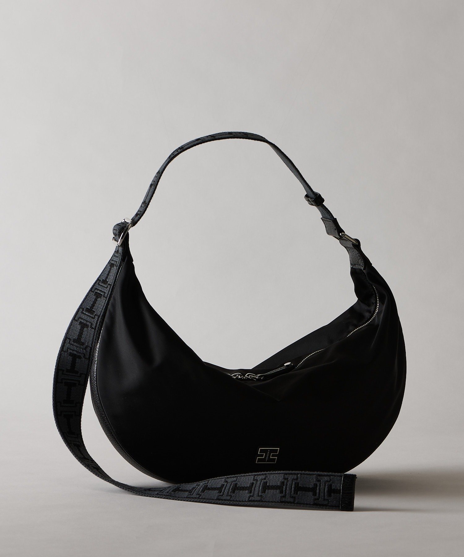 IACUCCI アーゴ M NYLON/CERVO イアクッチ バッグ ショルダーバッグ ブラック【送料無料】