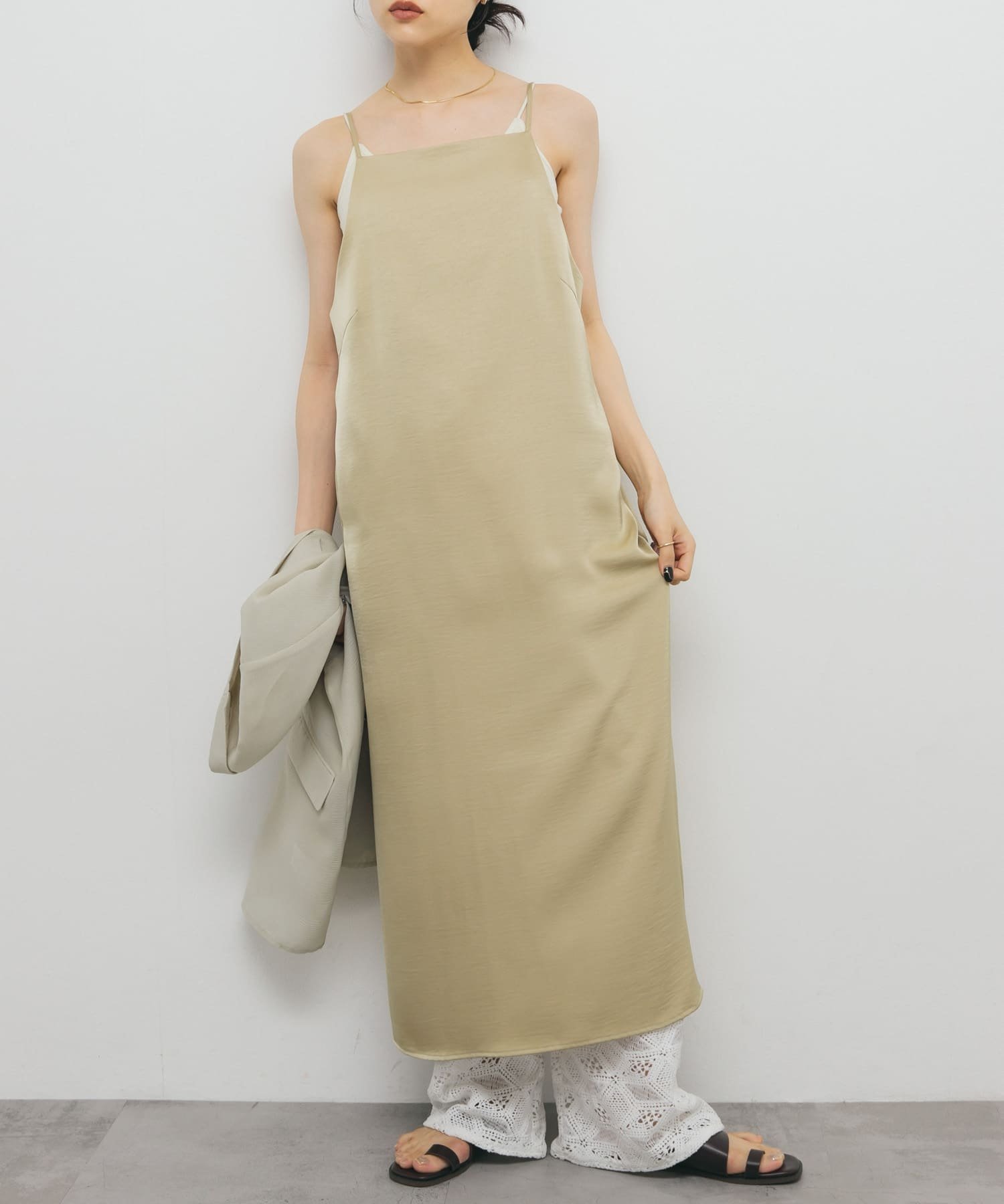 【SALE／55%OFF】KBF サテンキャミワンピース ケービーエフ ワンピース・ドレス ワンピース ネイビー ベージュ ブラウンのサムネイル