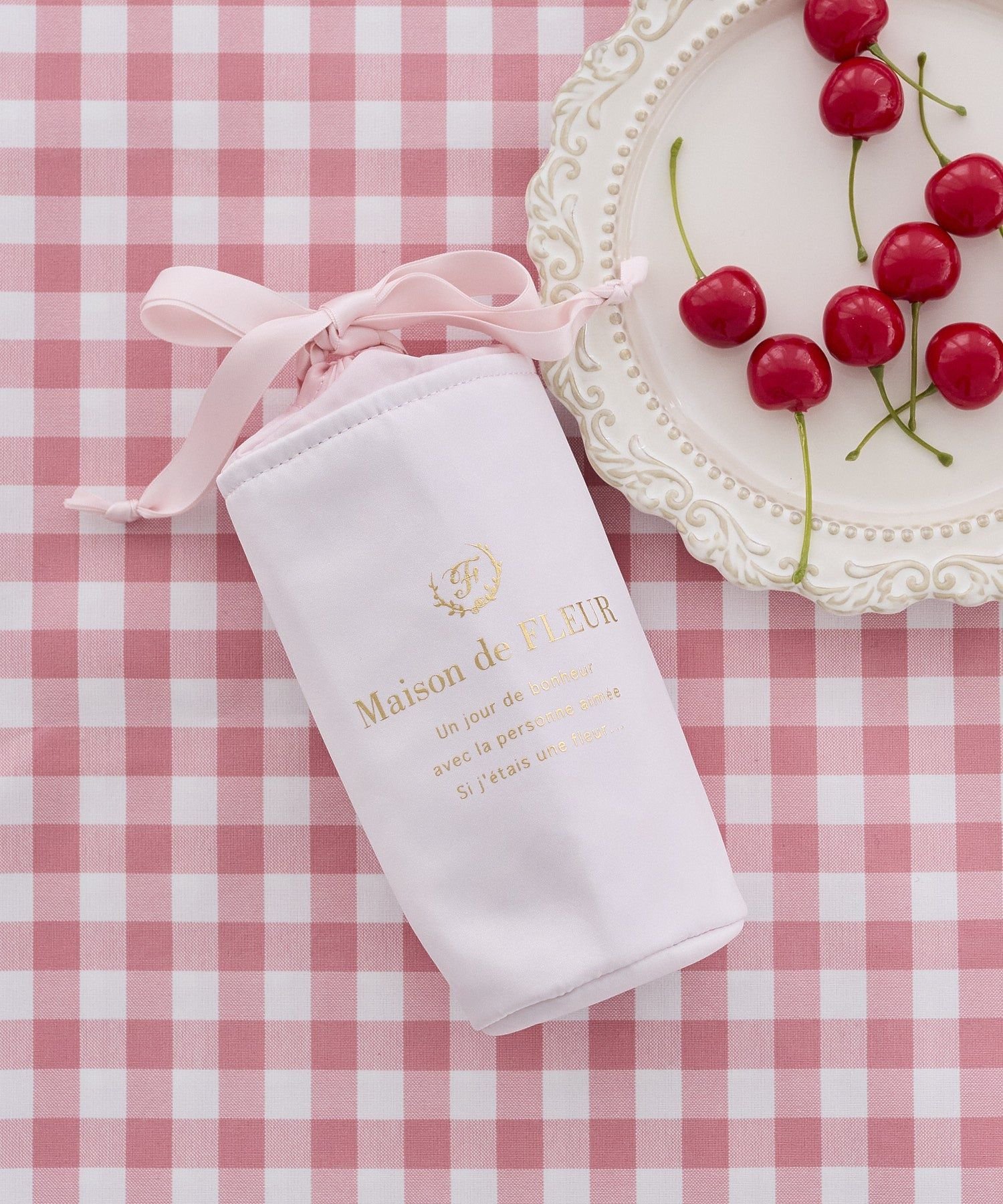 Maison de FLEUR 【保冷機能付き】サテン巾着ボトルケース メゾン ド フルール 財布・ポーチ・ケース ポーチ ピンク ブラック