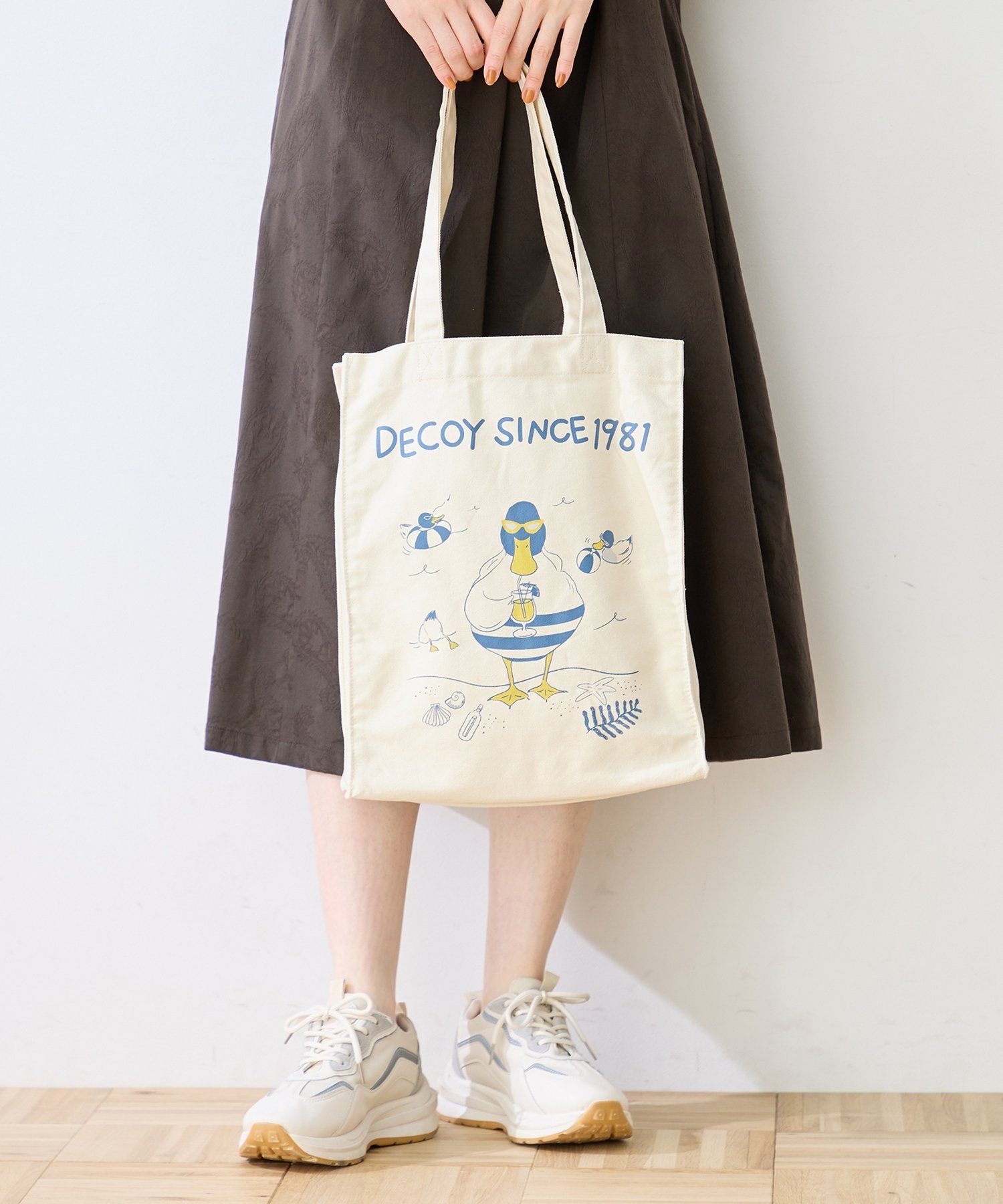 DECOY 【トムさんコラボ】コイくんプリントマチ付きキャンバストートバッグ デコイシンス1981 バッグ トートバッグ ホワイト