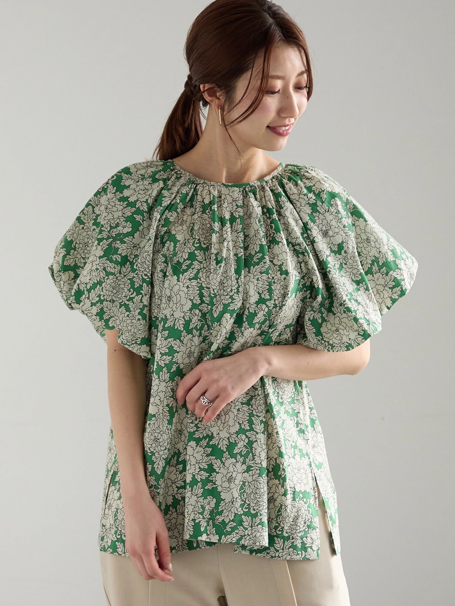 【SALE／40%OFF】Te chichi 【LIBERTY】バルーンスリーブブラウス《2025summer catalog item》 テチチ トップス シャツ・ブラウス グリーン ベージュ【送料無料】