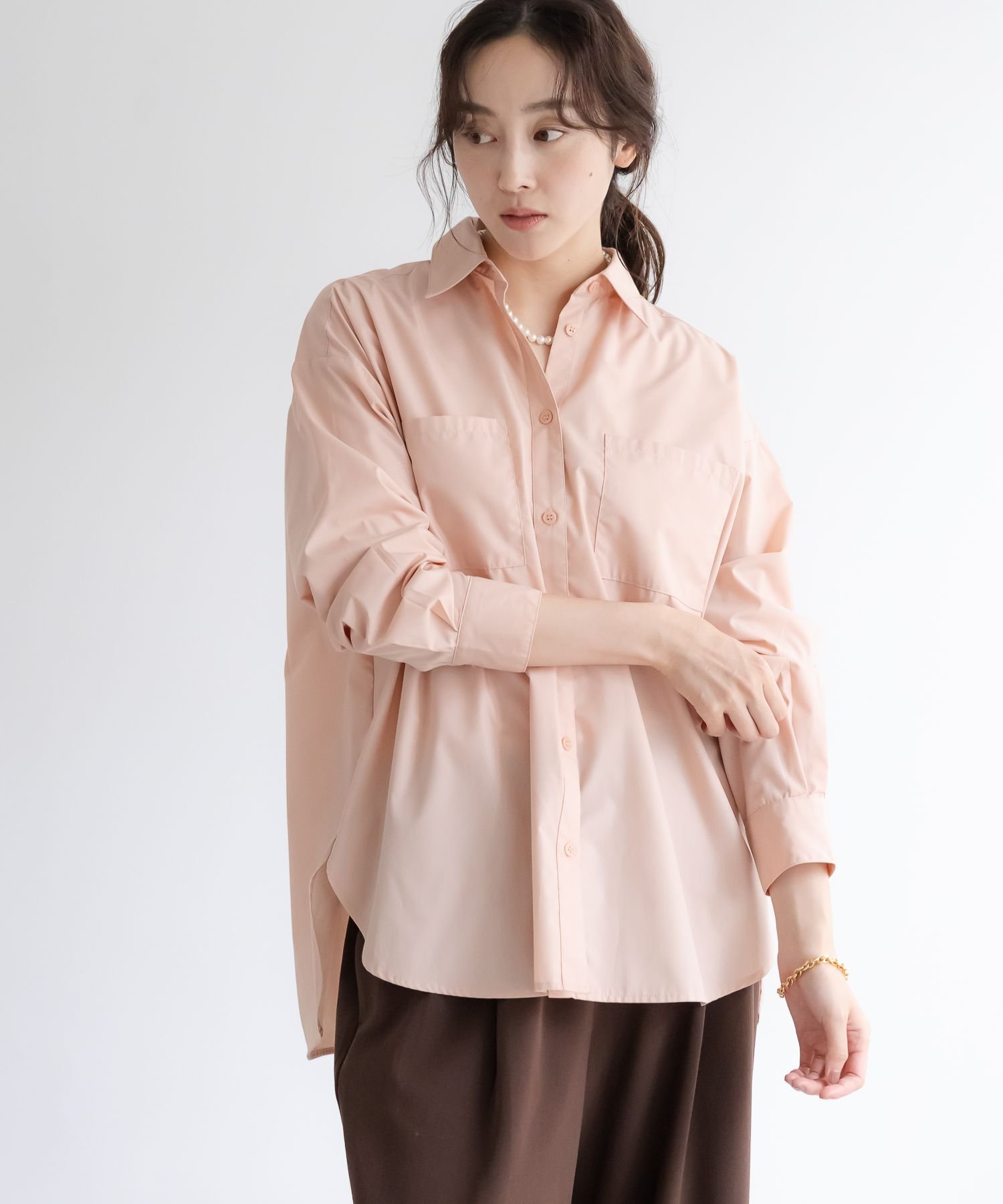 Elura ハリ感レギュラーシャツ/588158 エルーラ トップス シャツ・ブラウス ブラウン ホワイト ピンク ..