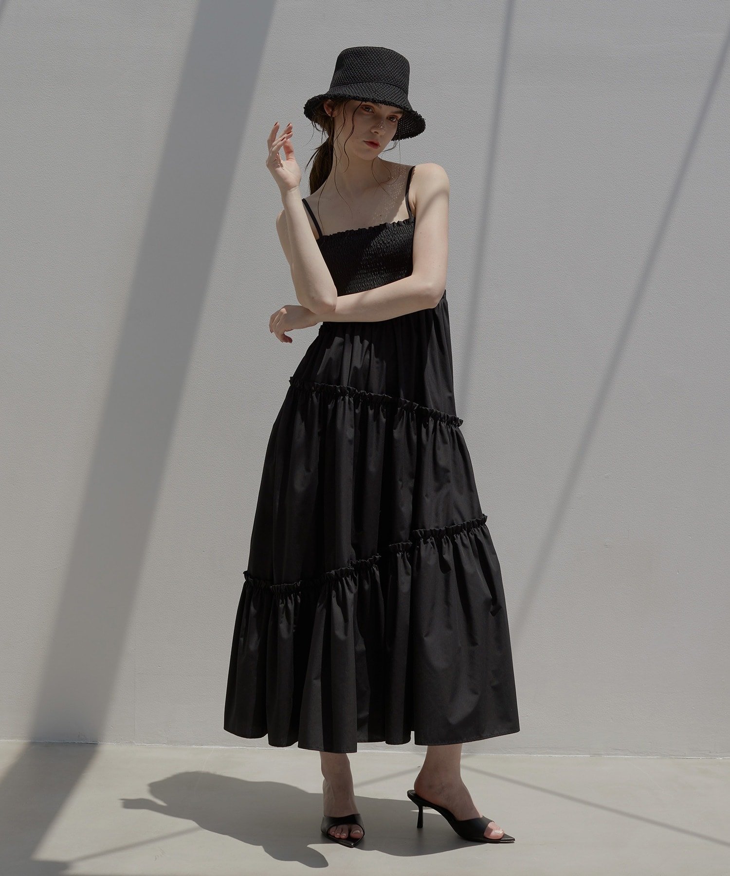 MIELI INVARIANT Shirring Tiered C/A Dress ミエリ インヴァリアント ワンピース・ドレス ワンピース ブラック レッド