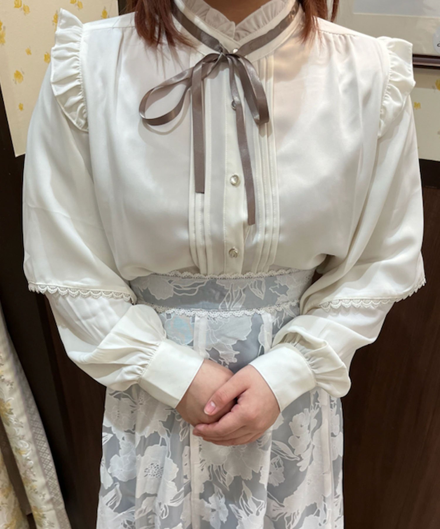 【SALE／62%OFF】axes femme レイヤードフレア袖ブラウス アクシーズファム トップス シャツ・ブラウス ピンク ホワイト ブラックのサムネイル