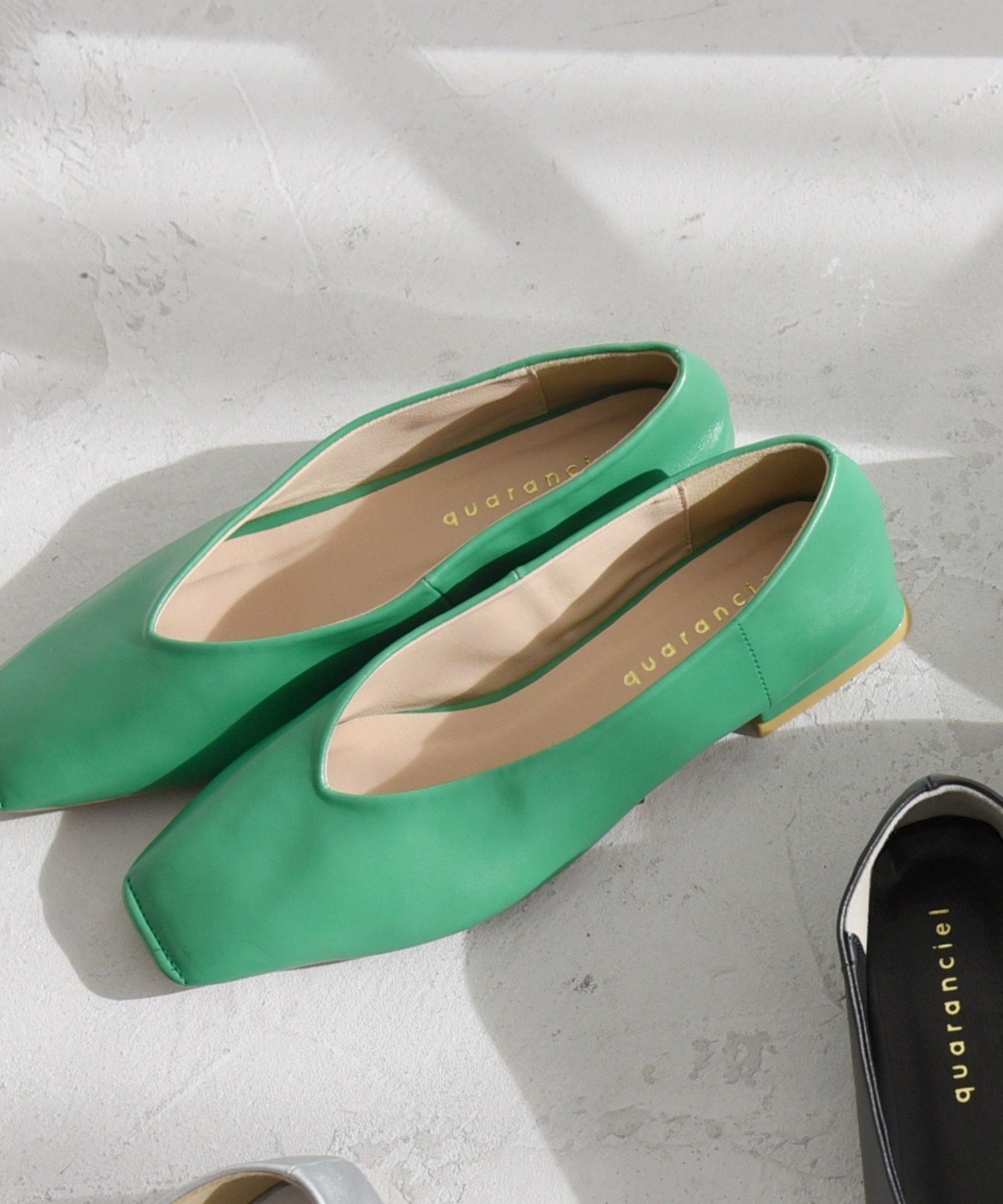 【SALE／50%OFF】quaranciel quaranciel: Vカット スクエア トゥ フラットシューズ シップス シューズ・靴 パンプス ブルー シルバー ブラック グリーン【送料無料】