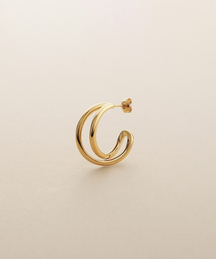 K10クロッシングフープ スタッドピアス ココシュニック アクセサリー・腕時計 ピアス ゴールド
