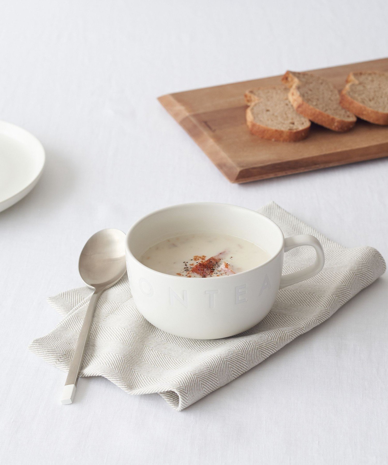 Afternoon Tea LIVING ロゴワークススープマグカップ アフタヌーンティー・リビング 食器・調理器具・キッチン用品 グラス・マグカップ・タンブラー ホワイト グレー stylife-13200209 Rakuten Fashion サンプル画像3
