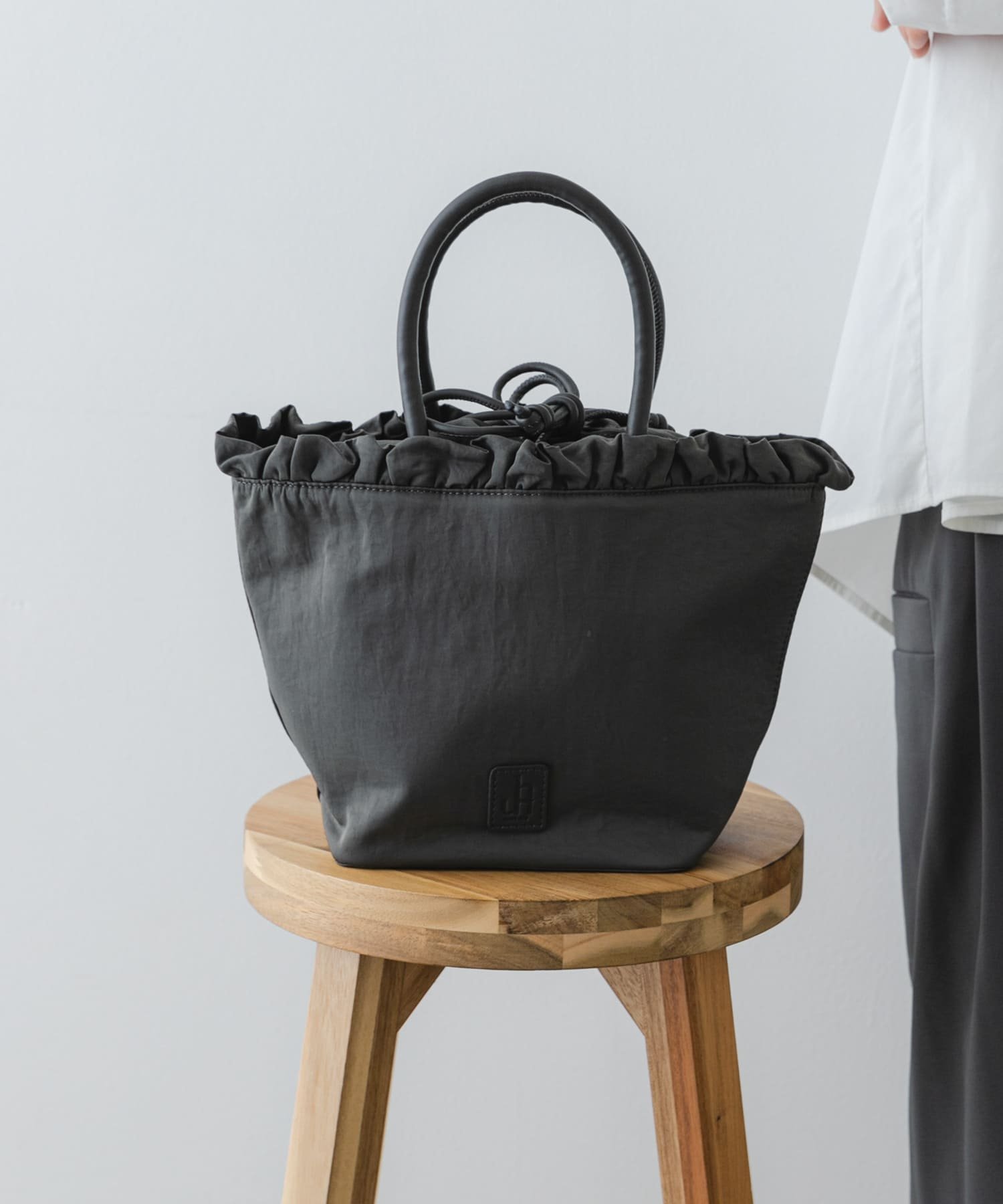 ロデスコ トートバッグ レディース 【SALE／50%OFF】RODE SKO hun RODE SKO Frill Tote ロデスコ バッグ トートバッグ グレー ブラウン ネイビー【送料無料】