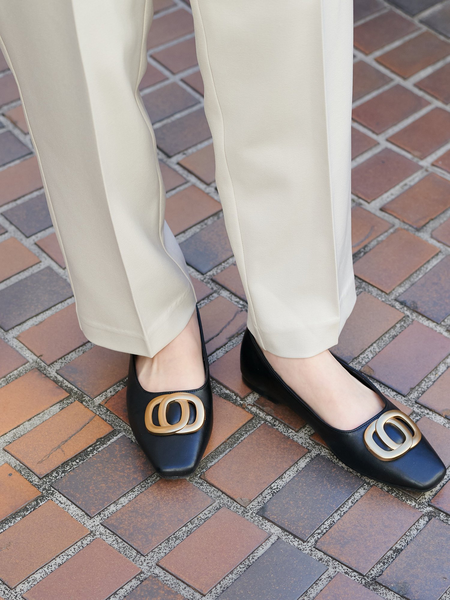 Discoat 【オケージョン】アソートバックルフラットシューズ ディスコート シューズ・靴 パンプス ブラック【送料無料】のサムネイル