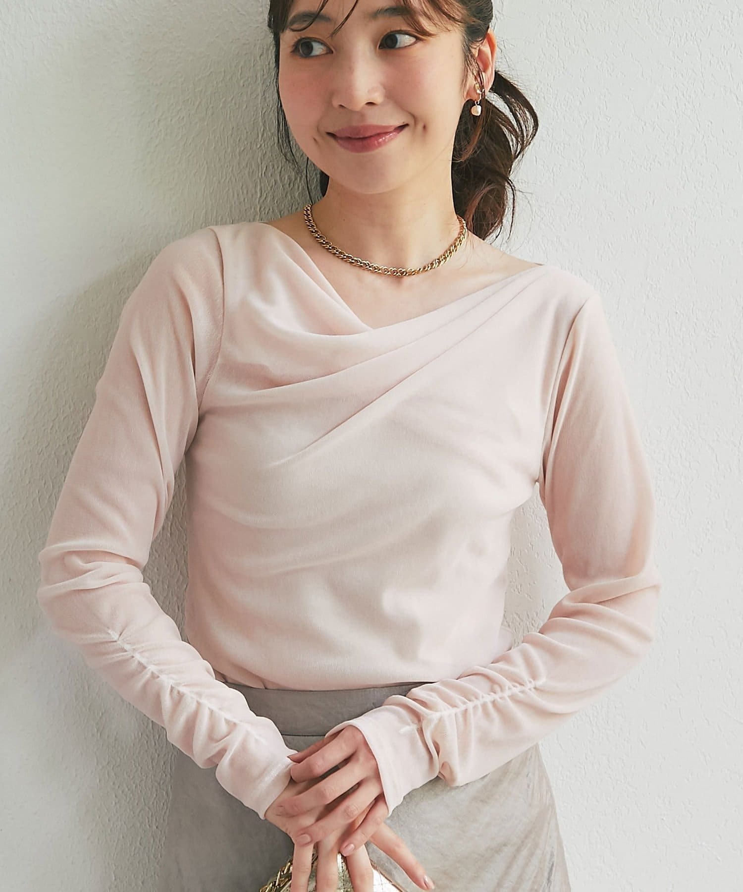 La boutique BonBon 【女っぽニュアンス】フロッキーチュールドレープネックカットソー ラブティックボンボン トップス カットソー・Tシャツ ピンク ホワイト グレー