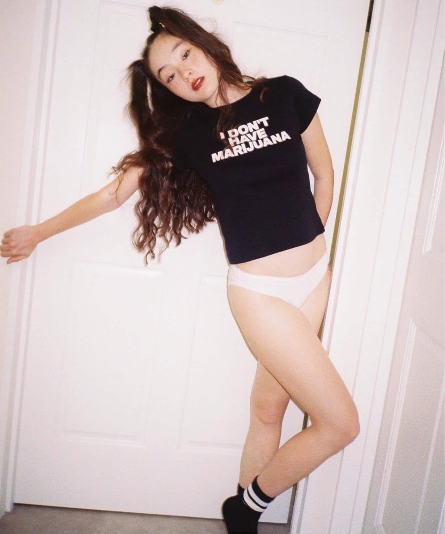 417 EDIFICE Suii/ スイ I DONT HAVE MARIJUANA TEE フォーワンセブン エディフィス トップス カットソー・Tシャツ ブラック レッド
