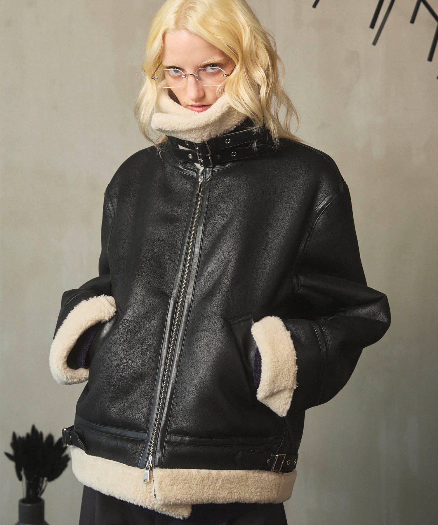 MAISON SPECIAL B-3 Fake Mouton Jacket メゾンスペシャル ジャケット・アウター ミリタリージャケット ブラウン ブラック【送料無料】のサムネイル