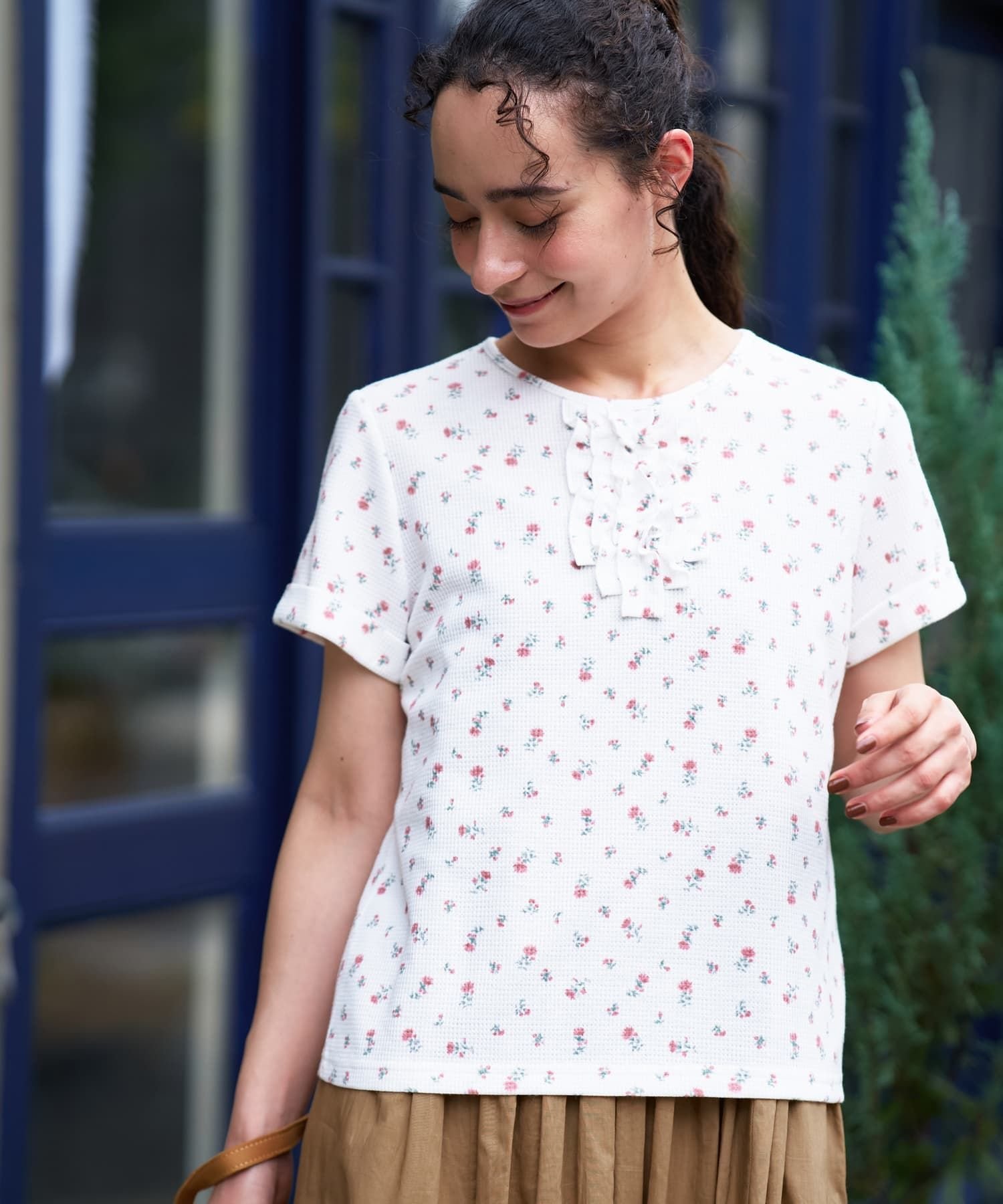 CARA O CRUZ 小花柄フリルカットソー キャラ・オ・クルス トップス カットソー・Tシャツ レッド