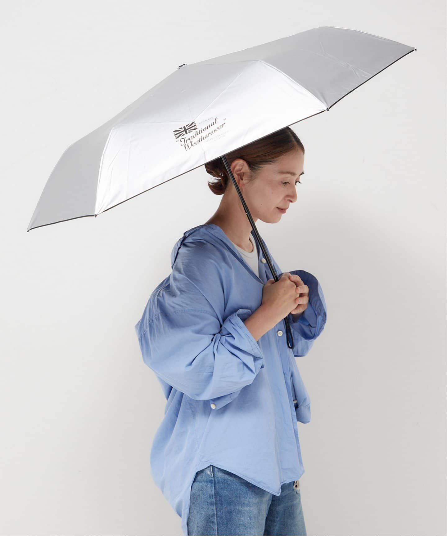 トラディショナルウェザーウェア JOURNAL STANDARD L'ESSAGE 《追加予約2》【TRADITIONAL WEATHERWEAR】LIGHT WEIGHT UMBRELLA:折りたたみ傘 ジャーナルスタンダード レサージュ ファッション雑貨 傘・長傘 シルバー【送料無料】