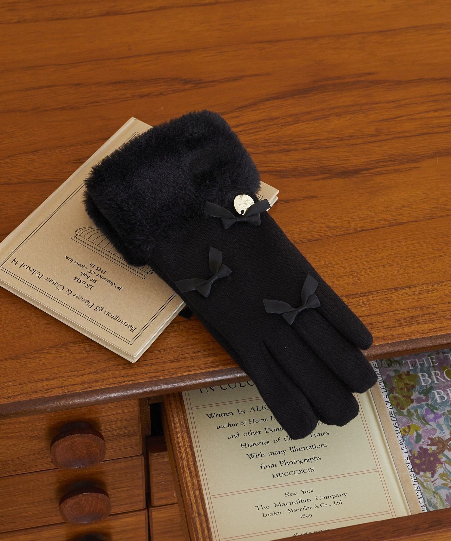 Maison de FLEUR プチリボンファーグローブ メゾン ド フルール ファッション雑貨 その他のファッション雑貨 ピンク ブラック【送料無料】