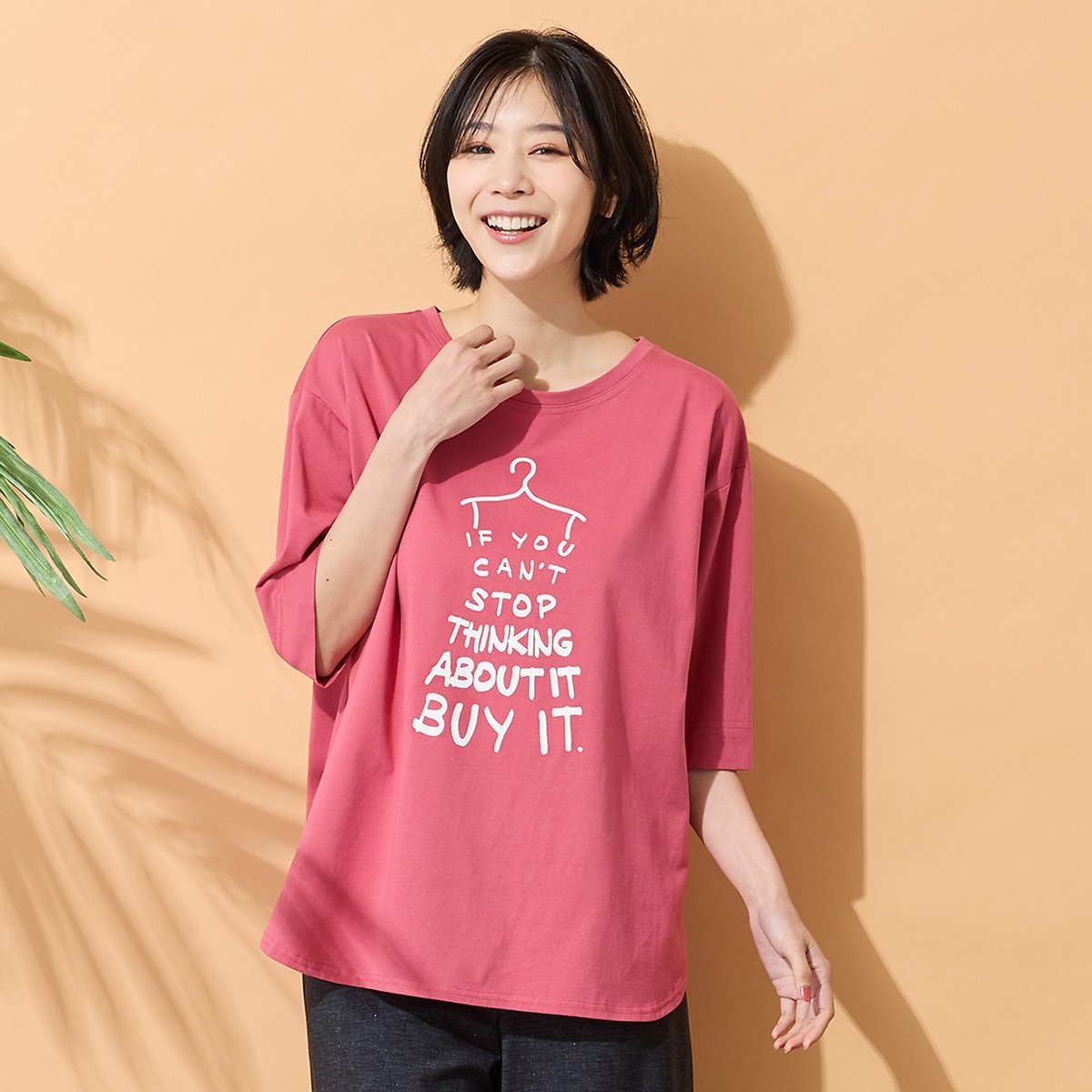 PISANO 【手洗いOK・綿100%・接触冷感】ロゴドレスプリントTシャツ ピサーノ トップス カットソー・Tシャツ ホワイト ブラウン オレンジ