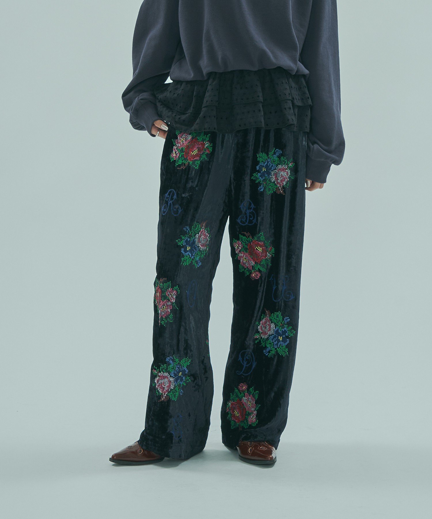 ROSE BUD SELECT 【ROSE BUD別注】INDIA IS BEUATIFUL/ROSE EMBROIDERY VELVET PANTS ローズバッド パ..
