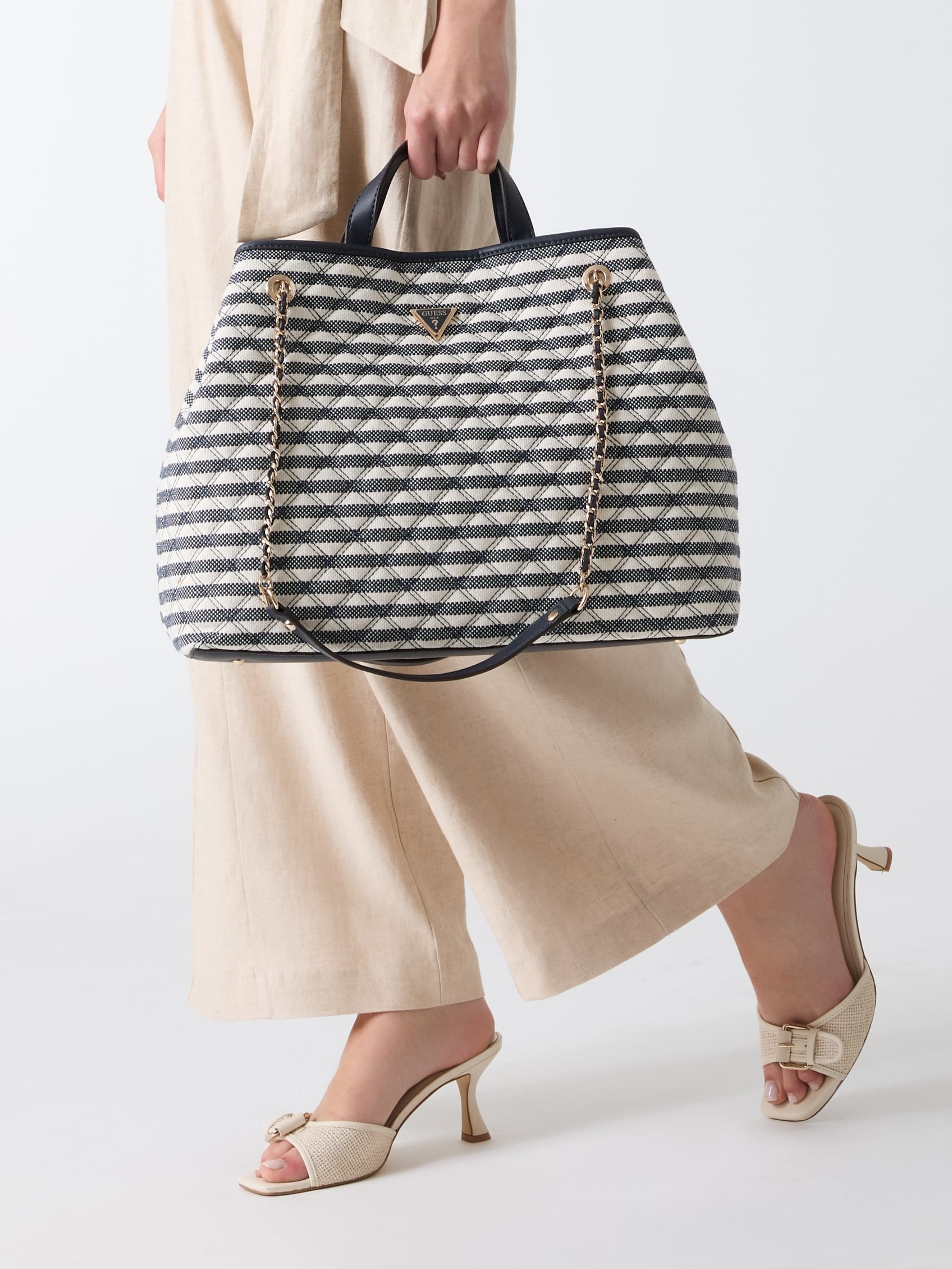 GUESS/(W)GIULLY Ii Large 2 In 1 Tote トートバッグ ショルダーバッグ ゲス バッグ トートバッグ ネイビー