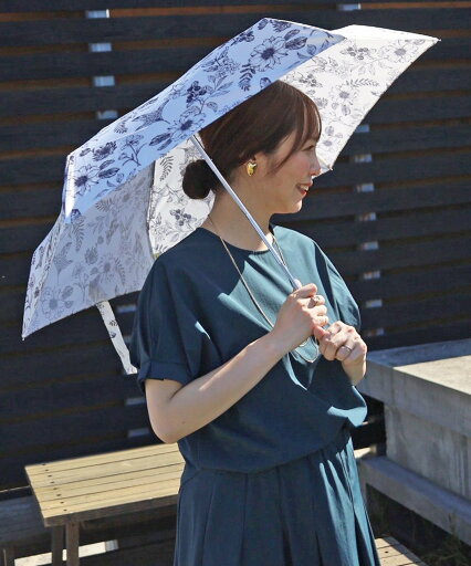 le.coeur blanc プラントフラワー コンパクト折りたたみ傘 ルクールブラン ファッション雑貨 折りたたみ傘 ホワイト le.coeur blanc プラントフラワー コンパクト折りたたみ傘 ルクールブラン ファッション雑貨 折りたたみ傘 ホワイト