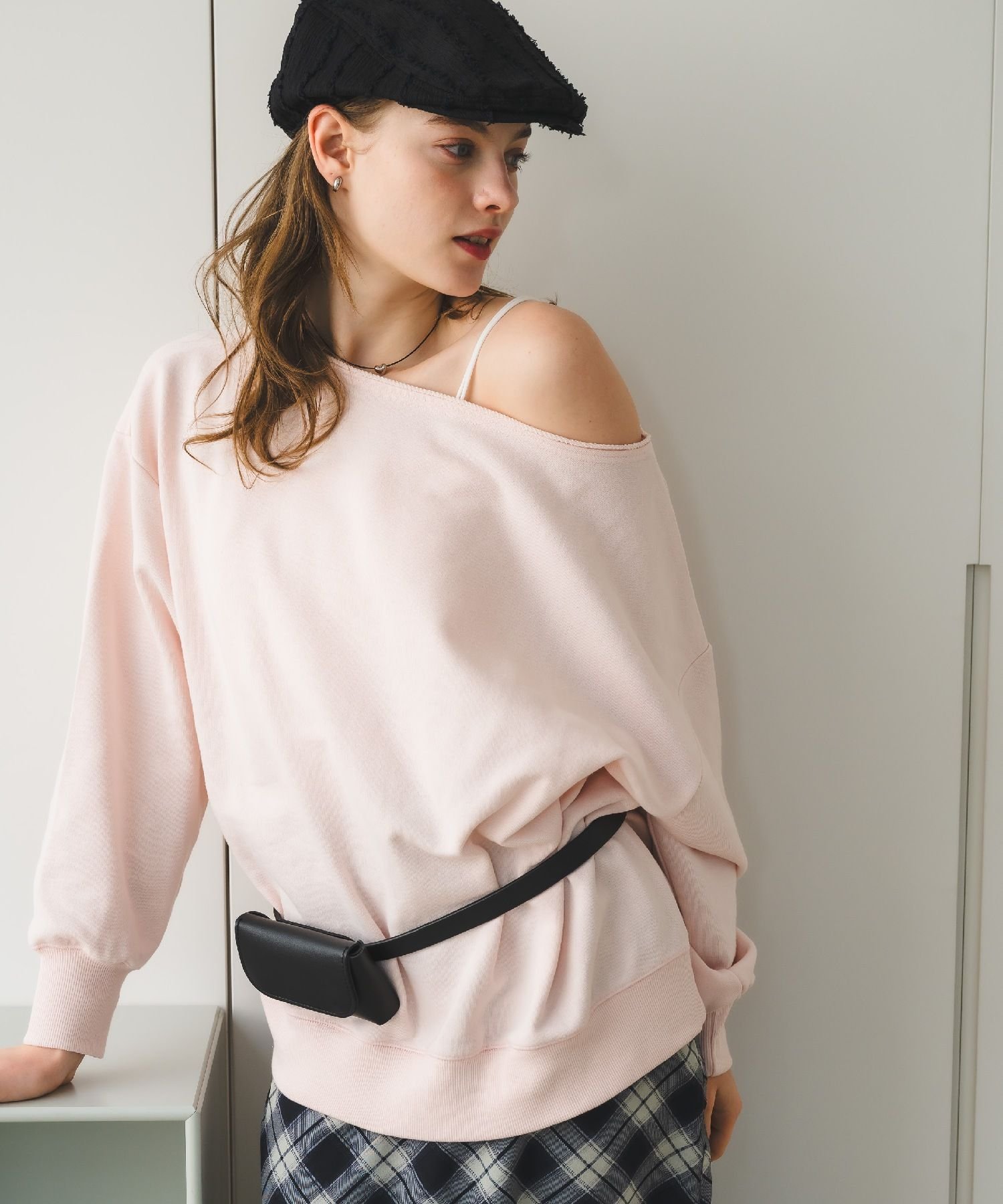 Plain - 【SALE／47%OFF】RETRO GIRL ワンショルスウェット レトロガール トップス スウェット・トレーナー ベージュ ホワイト ピンク