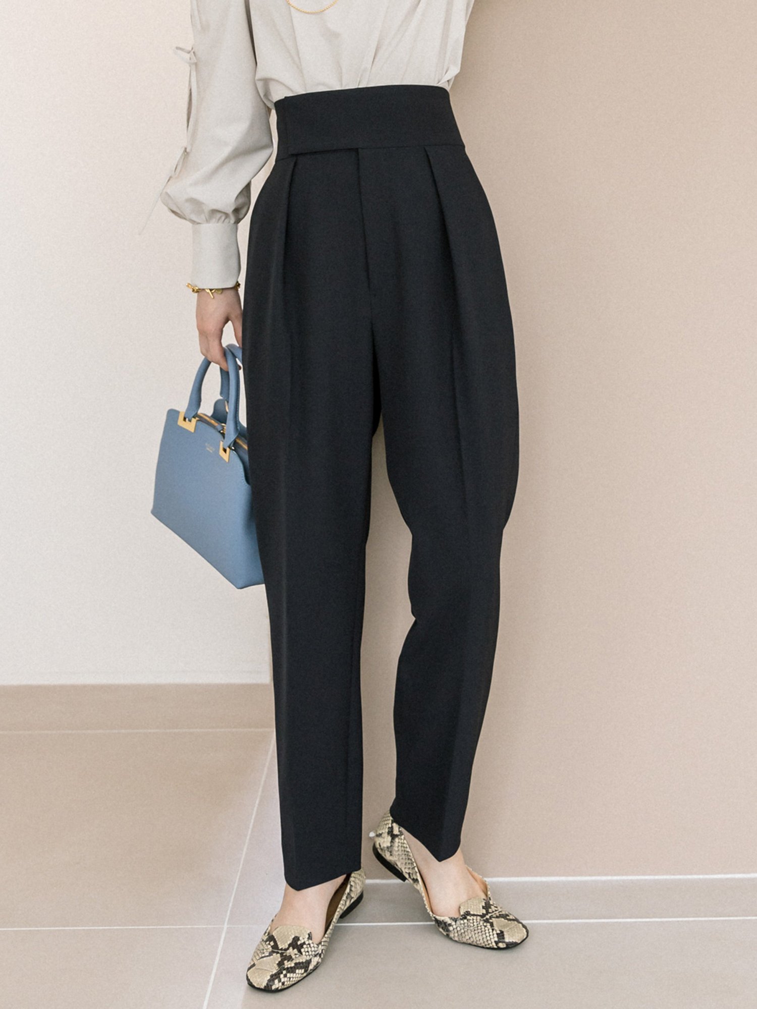 La boutique BonBon 【追加オーダー決定!・超足長効果抜群・XSあり】ハイウエストテーパードパンツ ラブティックボンボン パンツ その他のパンツ ネイビー グレー ブラック【送料無料】のサムネイル