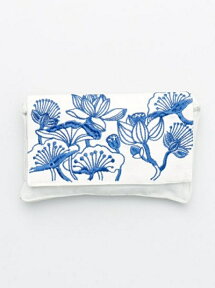 【SALE／50%OFF】カヤ 花刺繍ミニクラッチバッグ 平ポーチ アミナコレクション バッグ クラッチバッグ ホワイト