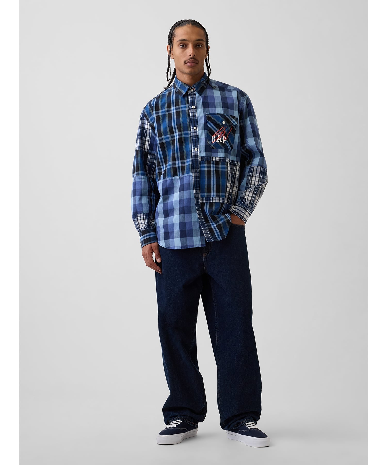 (U)Gap × Sean Wotherspoon オーバーサイズ パッチワーク プレイド ロゴシャツ ギャップ トップス シャツ・ブラウス ブルー