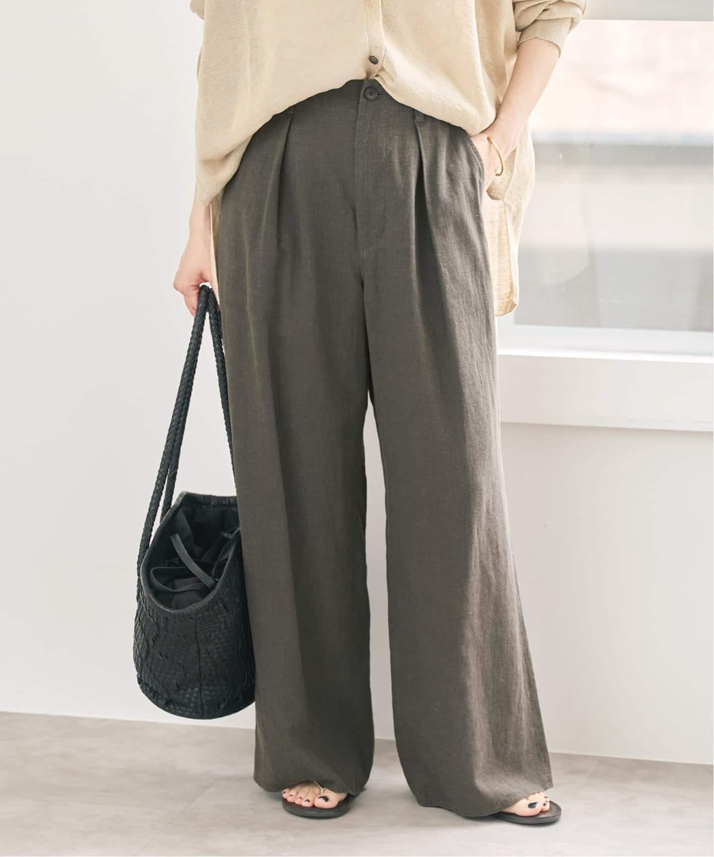 Spick & Span ハイブリッドラミー1タックワイドパンツ スピックアンドスパン パンツ スラックス・ドレスパンツ ブラック ブラウン ベージュ