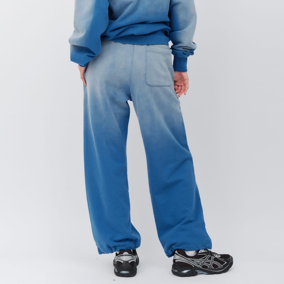 atmos pink atmos pink Gradation Sweat Pants BLUE アトモス パンツ その他のパンツ ブルー