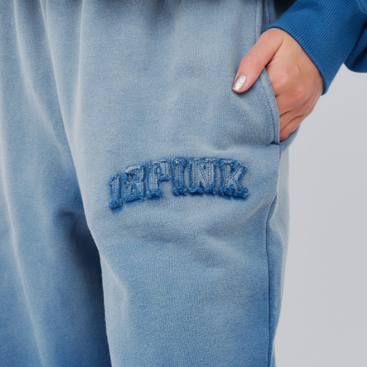 atmos pink atmos pink Gradation Sweat Pants BLUE アトモス パンツ その他のパンツ ブルー