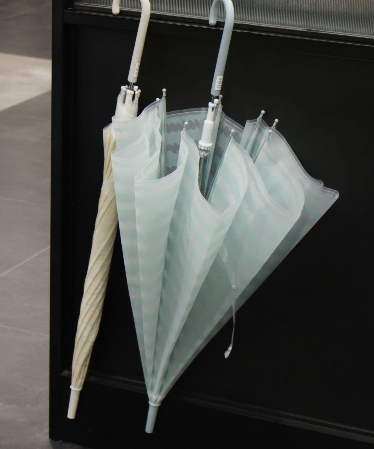 studio CLIP 幾何学模様アソートフロストビニール傘 スタディオクリップ ファッション雑貨 傘・長傘 ブルー ベージュ イエロー グリーンのサムネイル