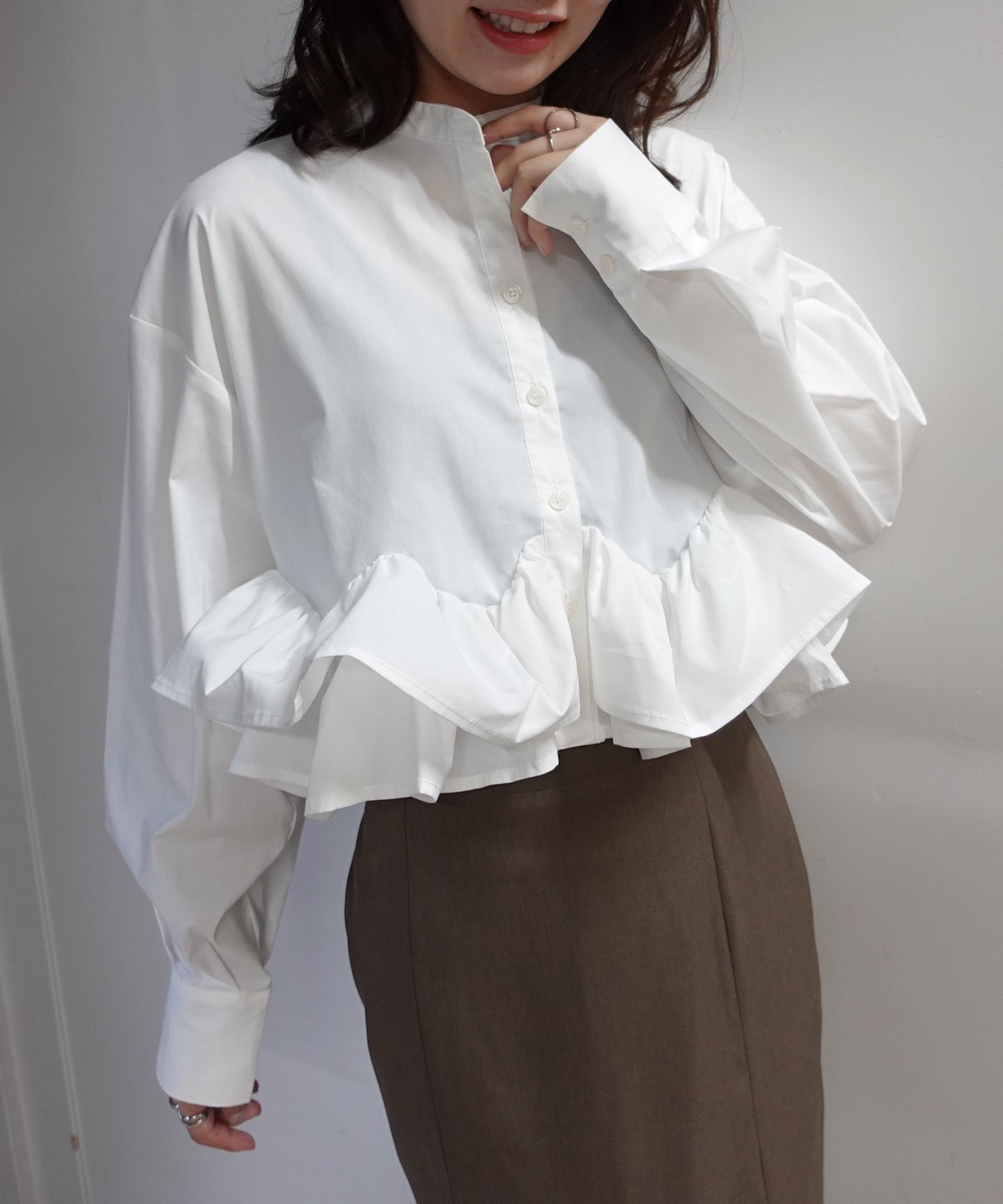 CORNERS ブロードフリルヘムブラウス コーナーズ トップス シャツ・ブラウス ホワイト ブラック ブラウン グレー【送料無料】