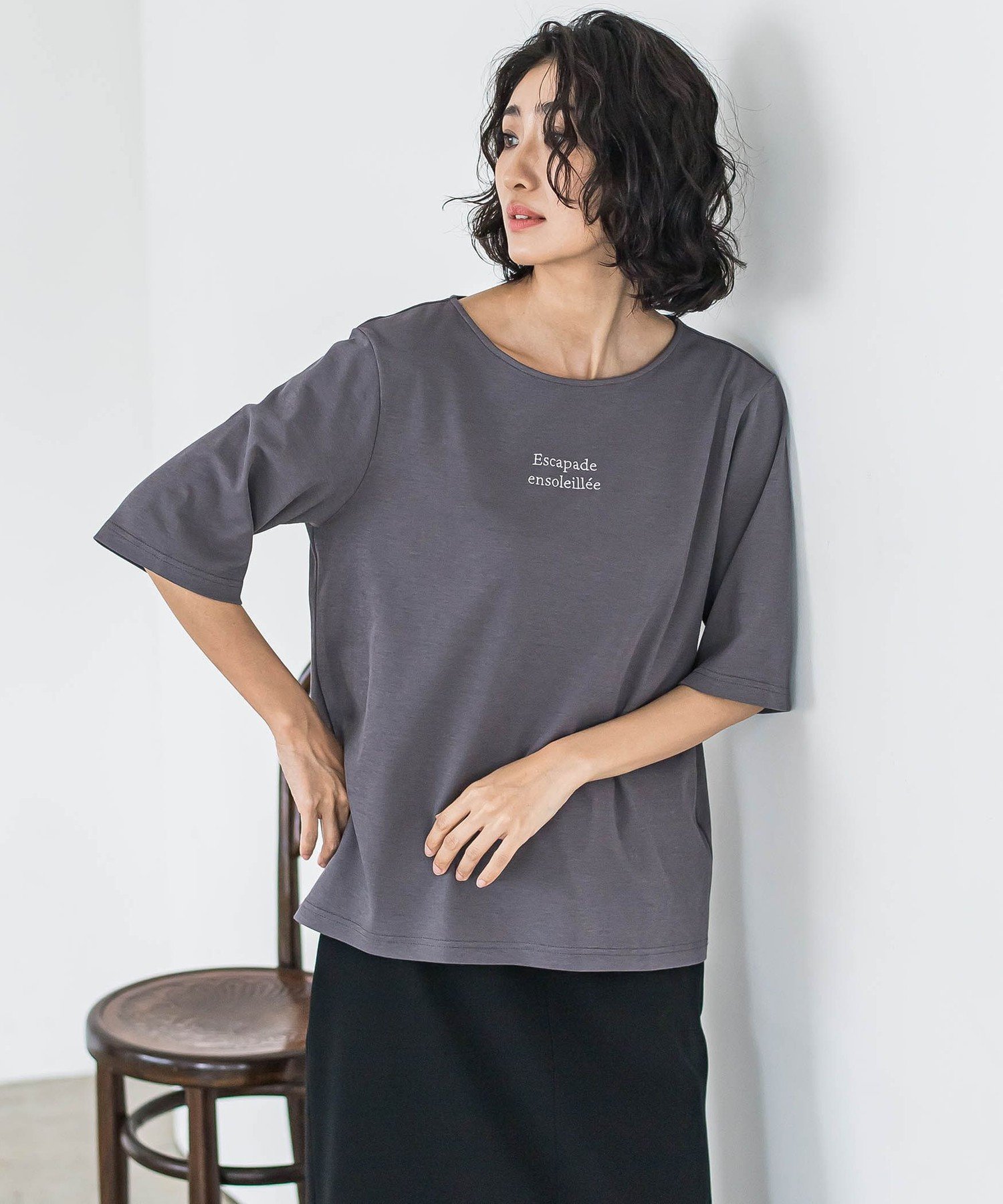 la.f... 【biyori】刺繍ロゴTシャツ≪洗濯機で洗える≫ ラ・エフ トップス カットソー・Tシャツ ホワイト グレー