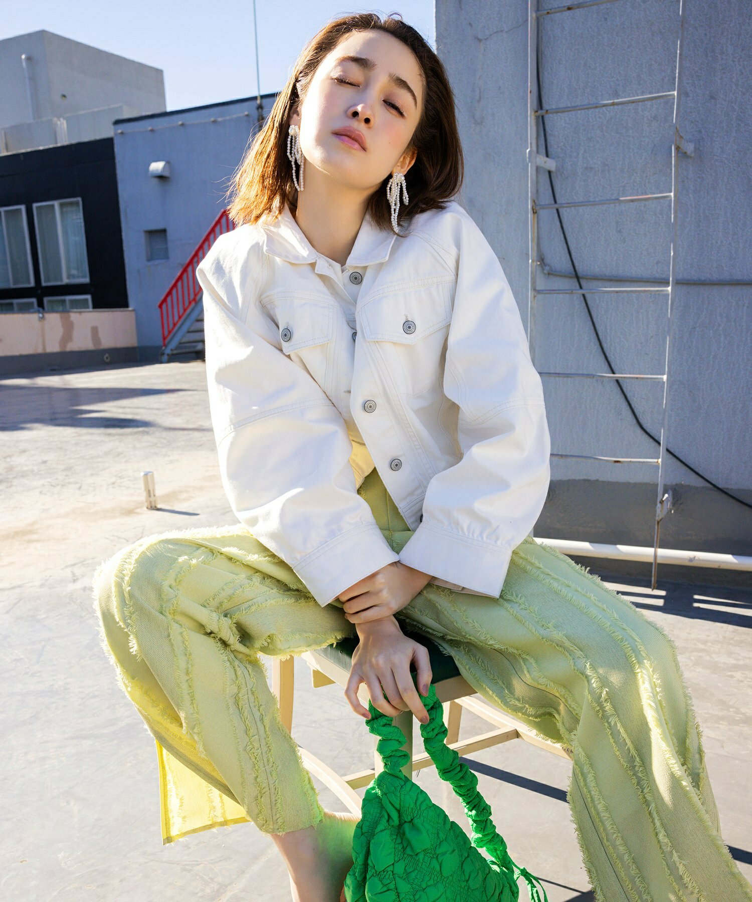 VIS 【洗える】ワイドスリーブショートデニムジャケット ビス ジャケット・アウター デニムジャケット ホワイト ブルー【送料無料】のサムネイル