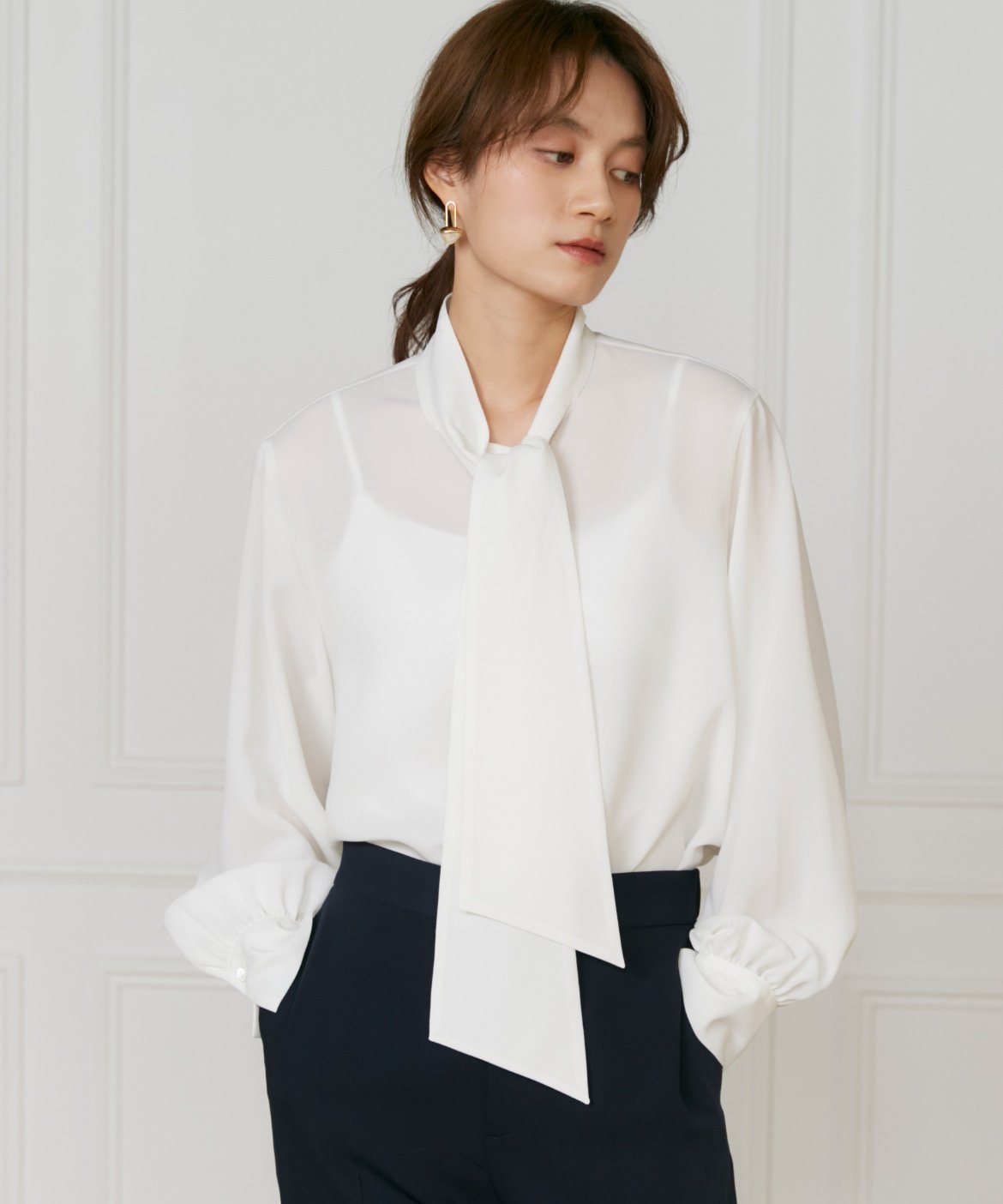 【SALE／70%OFF】INED ボウタイブラウス イネド トップス シャツ・ブラウス ホワイト【送料無料】のサムネイル