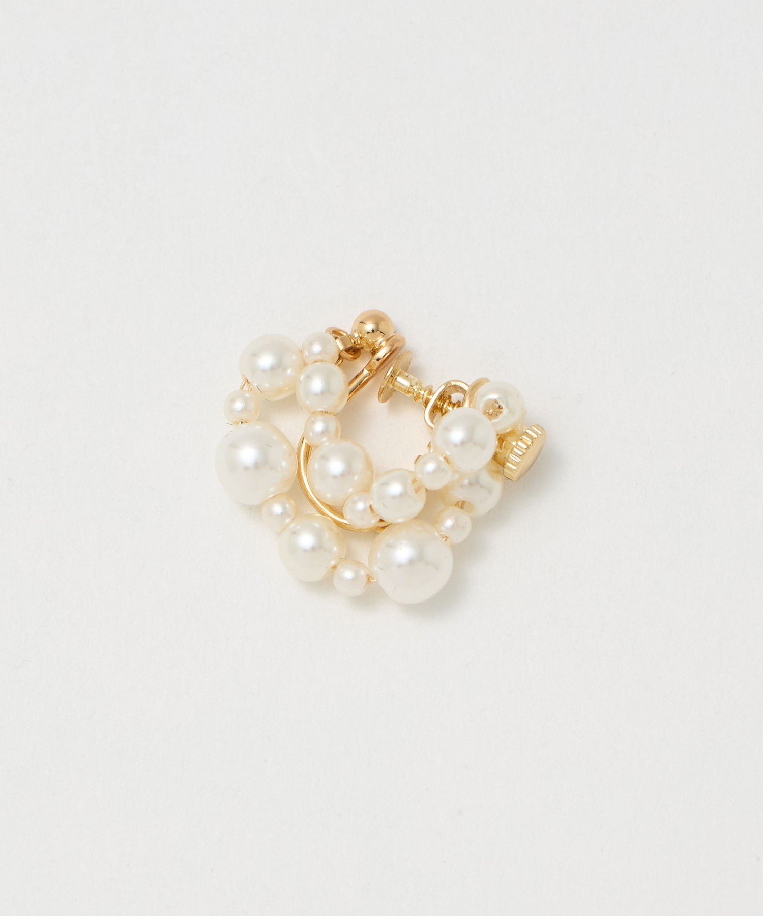 UNITED ARROWS green label relaxing ミニフェイクパール イヤリング ユナイテッドアローズ グリーンレーベルリラクシング アクセサリー・腕時計 イヤリング・イヤーカフ ホワイト