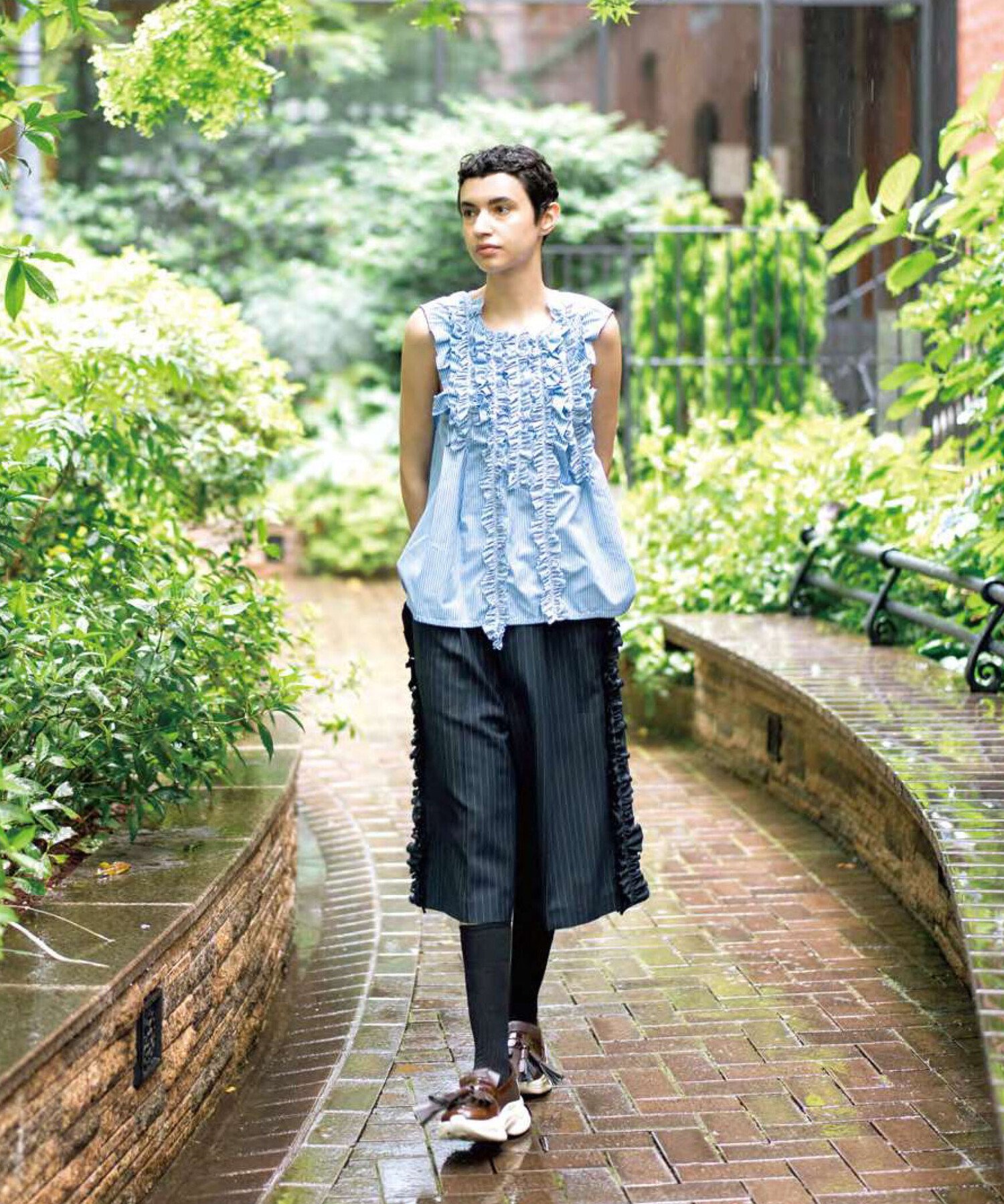 Bshop RhodolirioN ｜ コットン スリーブレス フリルシャツ STRIPE WOMEN ビショップ トップス シャツ・ブラウス ブルー