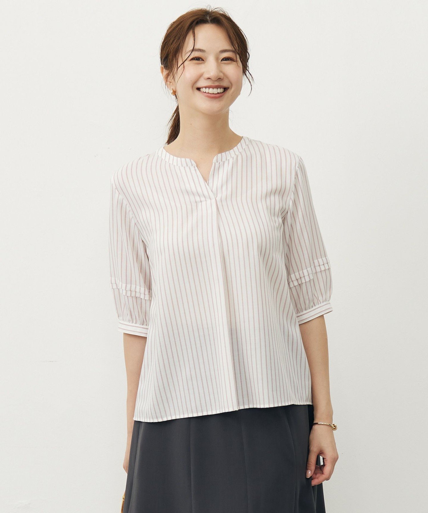 J.PRESS 【洗える】ウォッシャブルキュプラツイル キーネック ブラウス ジェイプレス トップス シャツ・ブラウス パープル ブラック ホワイト