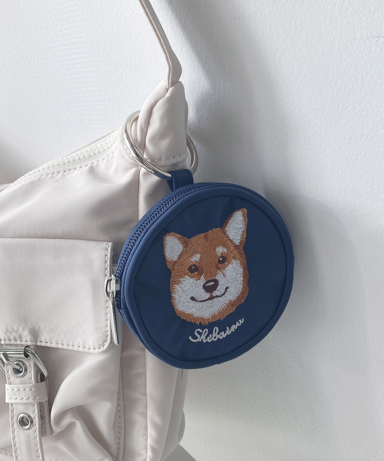 AS KNOW AS plus ●カラビナ付き アニマル刺繍丸型ポーチ アズノゥアズプラス 財布・ポーチ・ケース ポ..