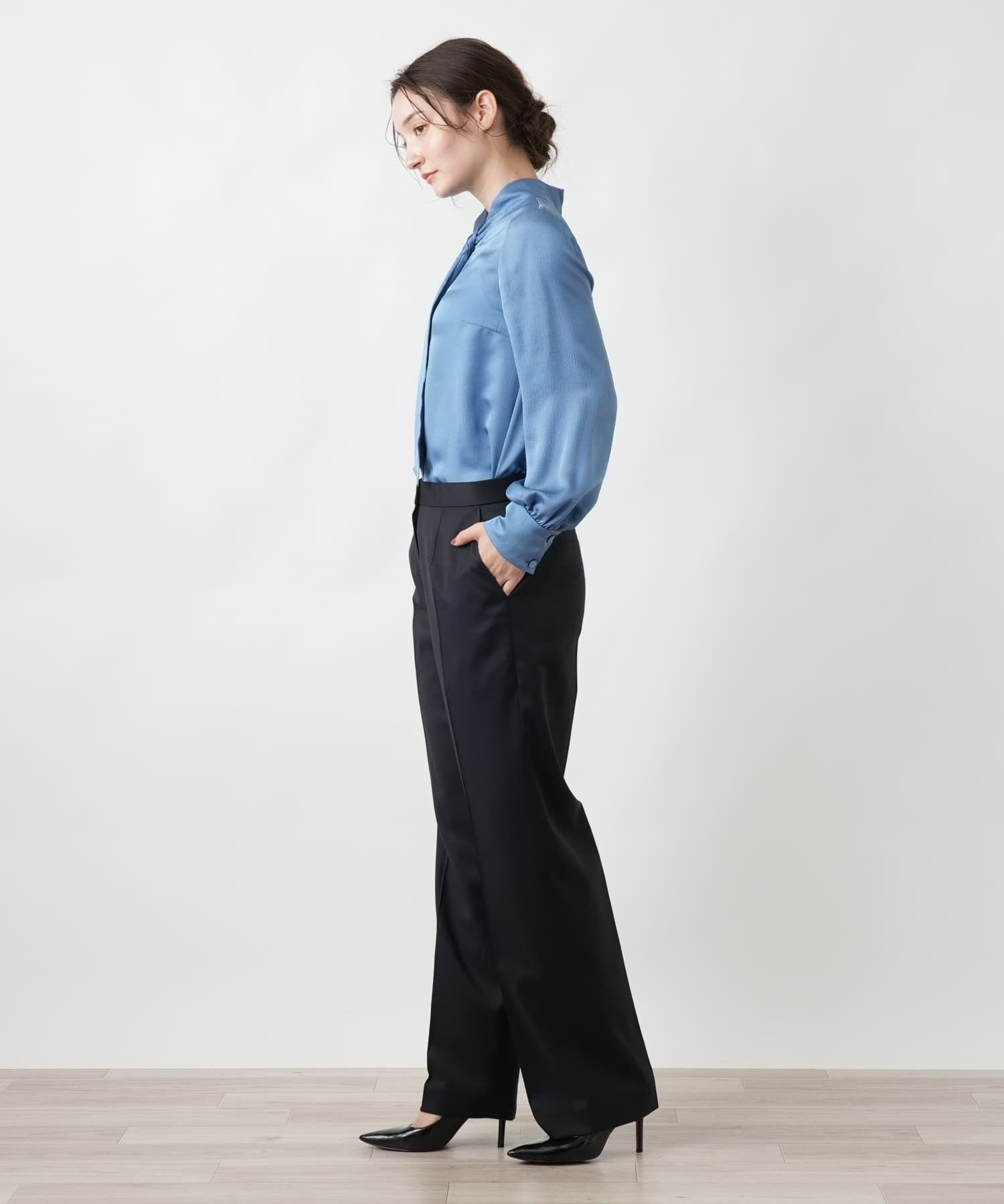 Leilian センタープレスパンツ レリアン パンツ その他のパンツ ネイビー