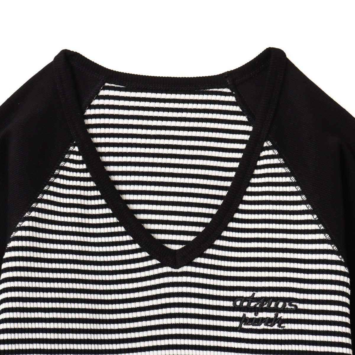 atmos pink atmos pink V-Neck Raglan Long Sleeve T-shirt BLACK アトモス トップス カットソー・Tシャツ ブラック