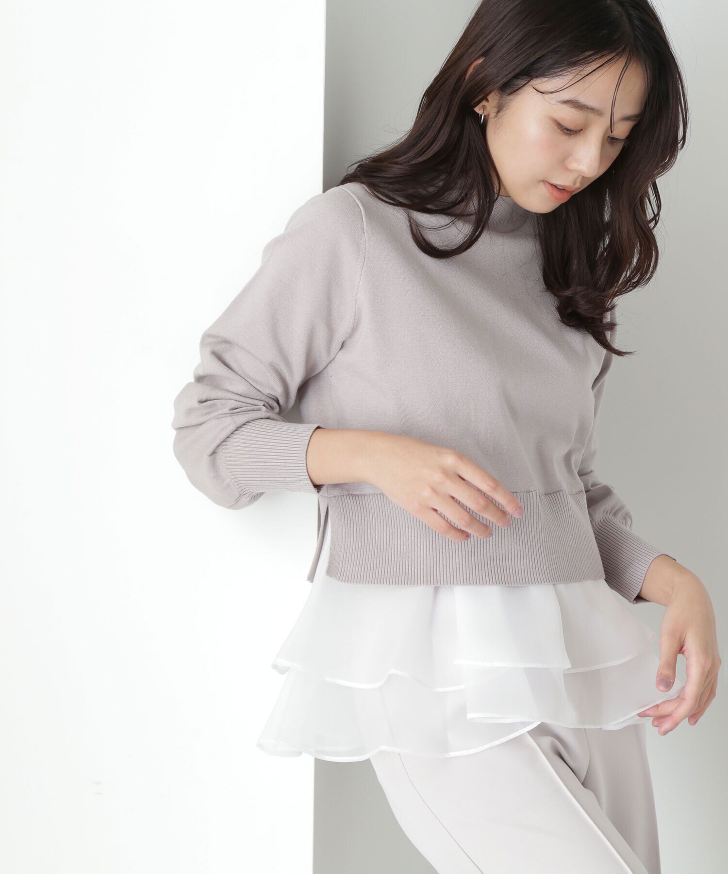 【SALE／10%OFF】NATURAL BEAUTY BASIC シアーフリルレイヤードニット ナチュラルビューティベーシック トップス ニット ブラック ホワイト【送料無料】のサムネイル