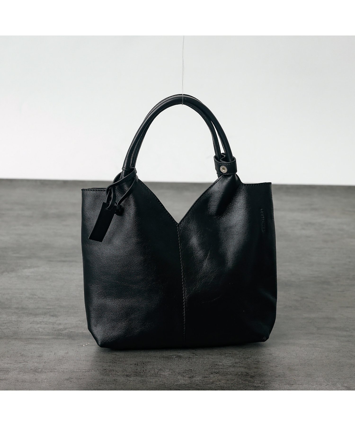 【ARUTEMIKA/アルテミカ】real leather スモール2WAYショ アバハウス バッグ ショルダーバッグ ブラック